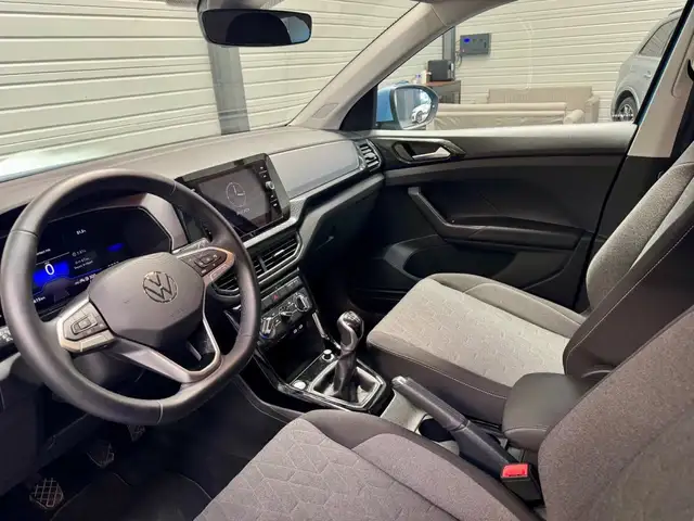 Volkswagen T-Cross view 12