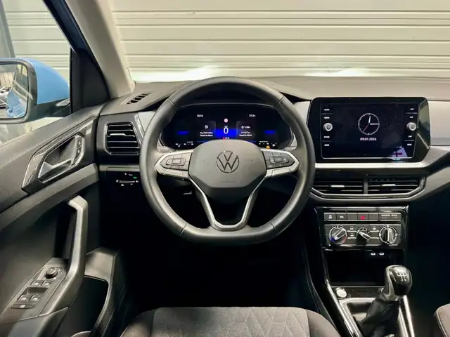 Volkswagen T-Cross view 14