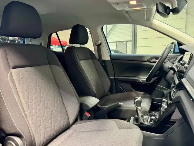 Volkswagen T-Cross view 10