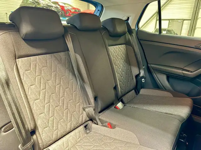 Volkswagen T-Cross view 11