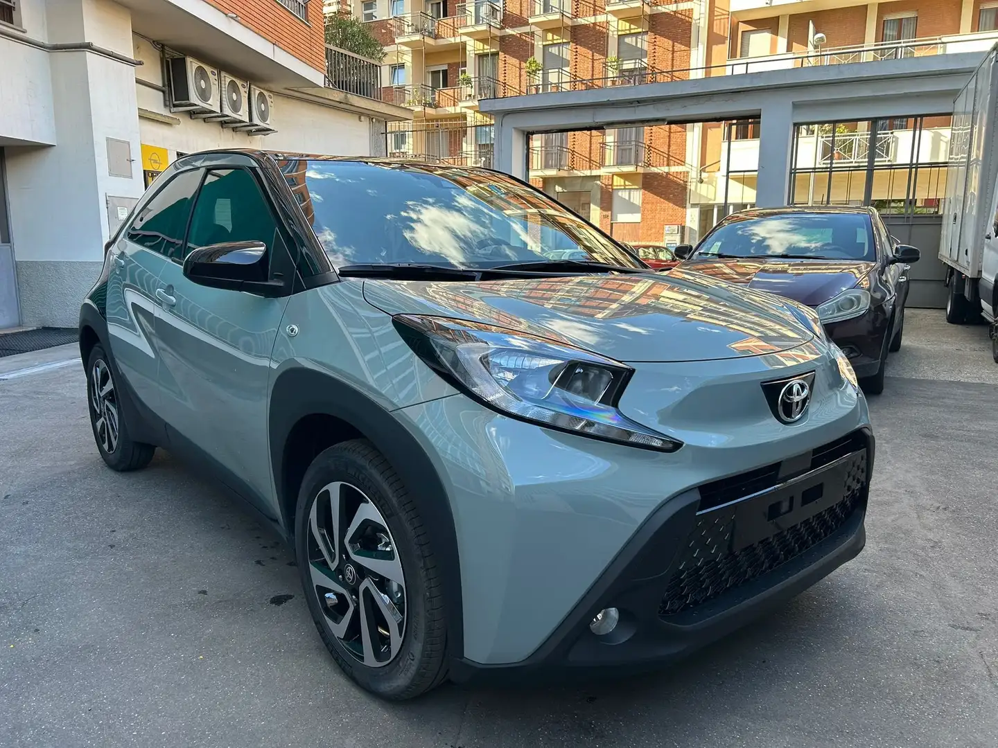 Toyota Aygo X Aygo X 1.0 Trend 72cv + Telecamera Grün - 1