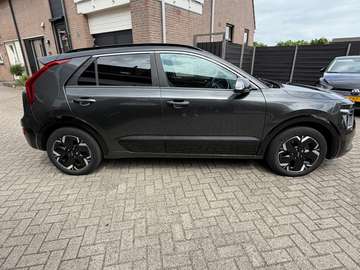 ExecutiveL. 64.8 kWh
