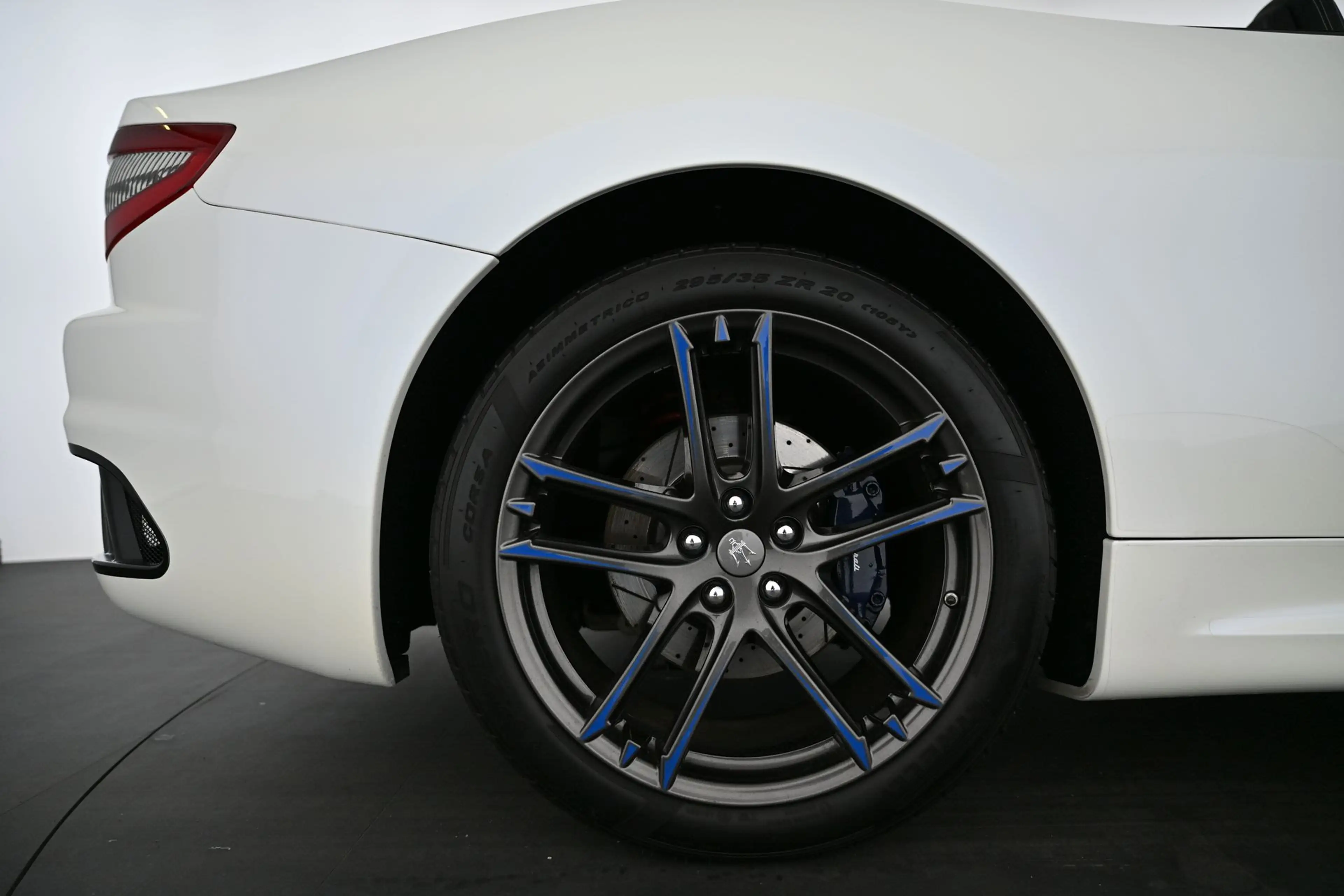 Maserati GranTurismo MC Stradale EXP € 117.980,- — photo 28