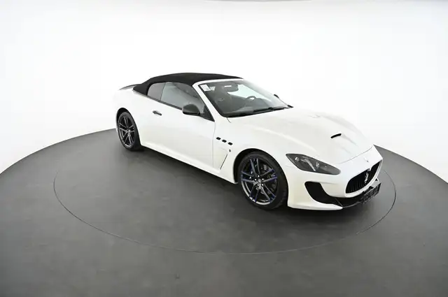 Maserati Granturismo view 22