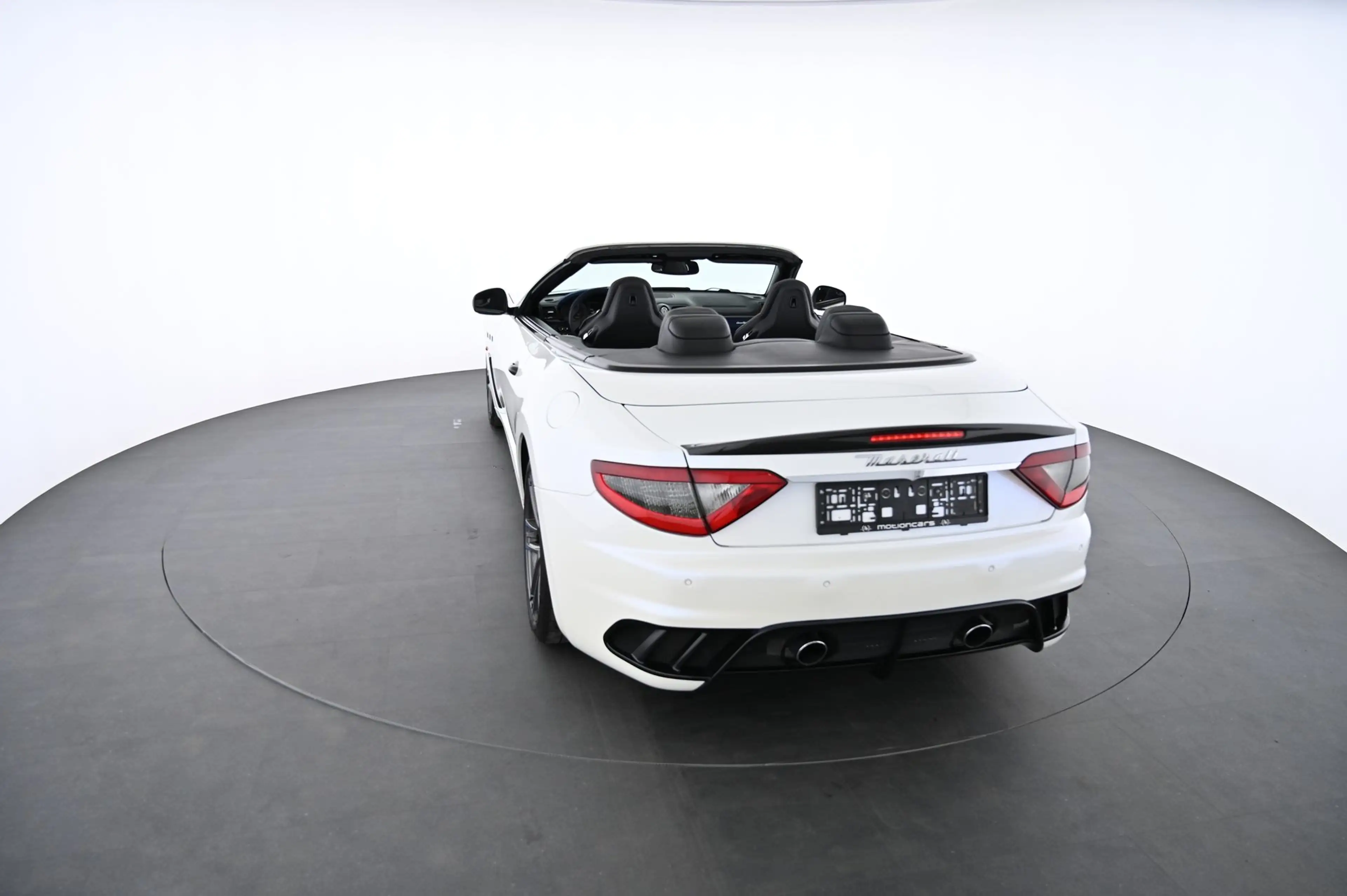 Maserati GranTurismo MC Stradale EXP € 117.980,- — photo 12