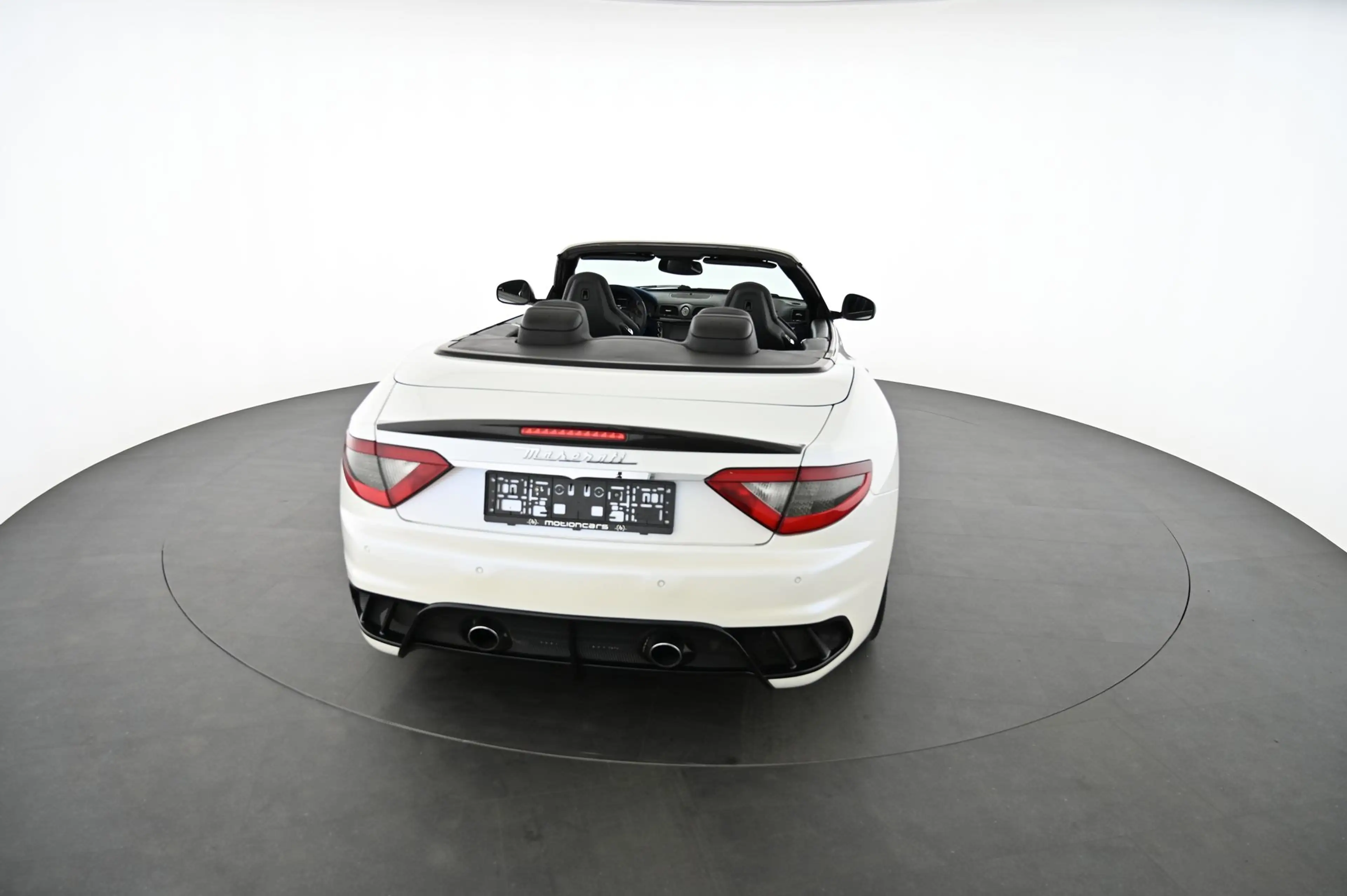 Maserati GranTurismo MC Stradale EXP € 117.980,- — photo 4