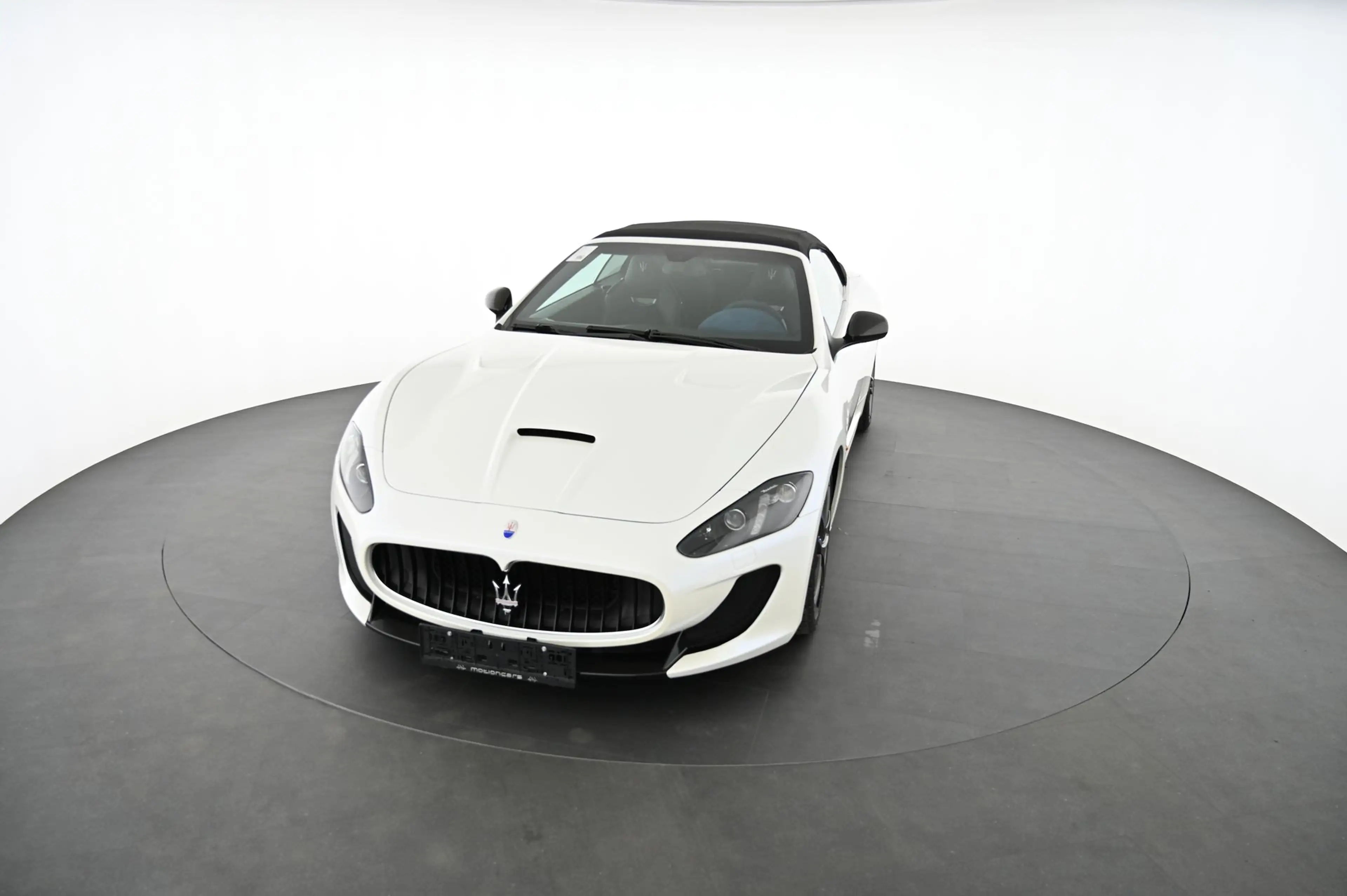Maserati GranTurismo MC Stradale EXP € 117.980,- — photo 23