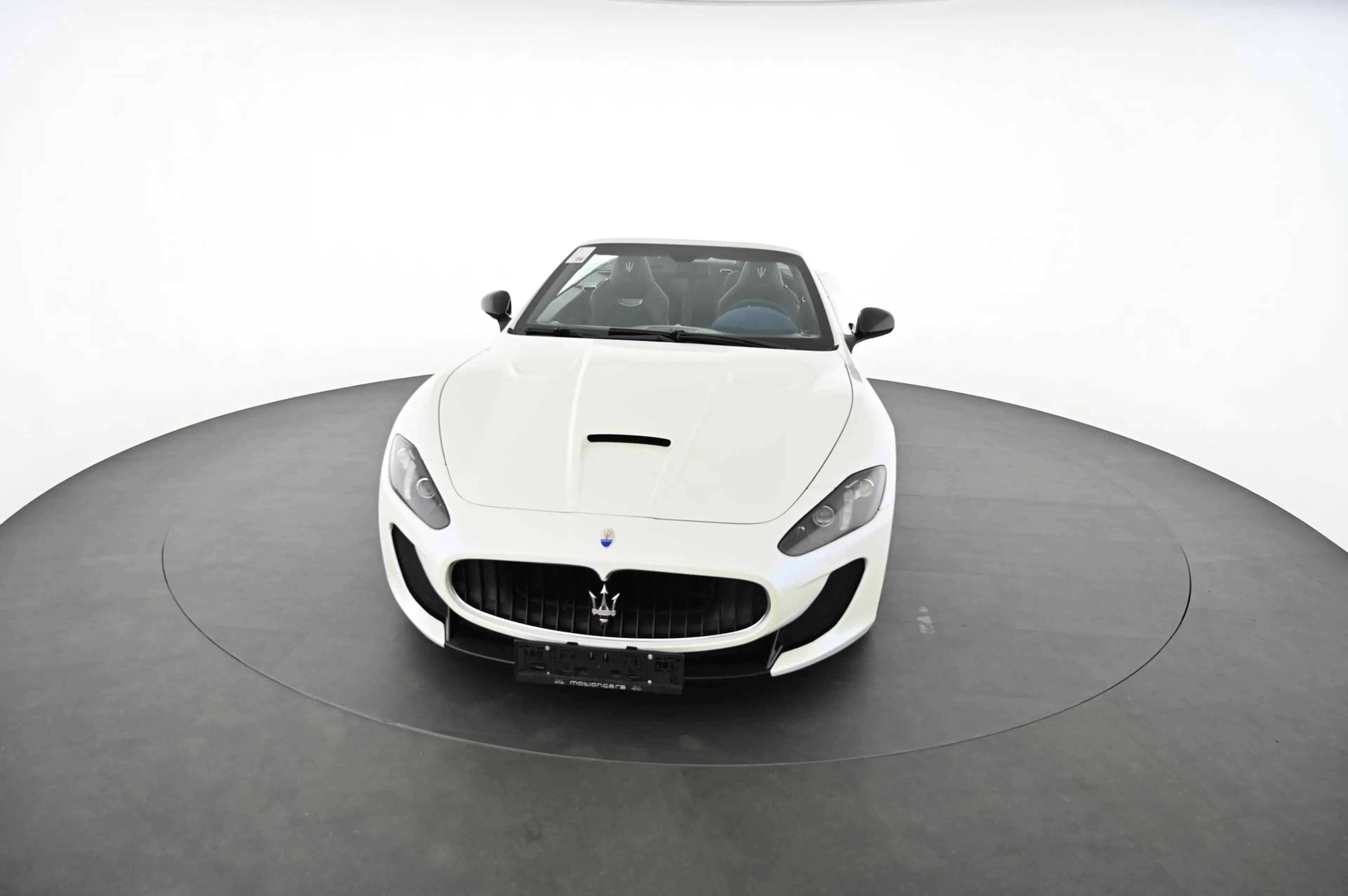 Maserati GranTurismo MC Stradale EXP € 117.980,- — photo 3
