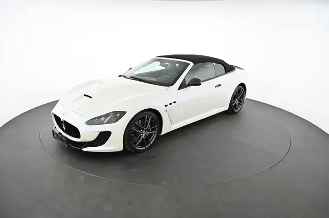 Maserati Granturismo view 15