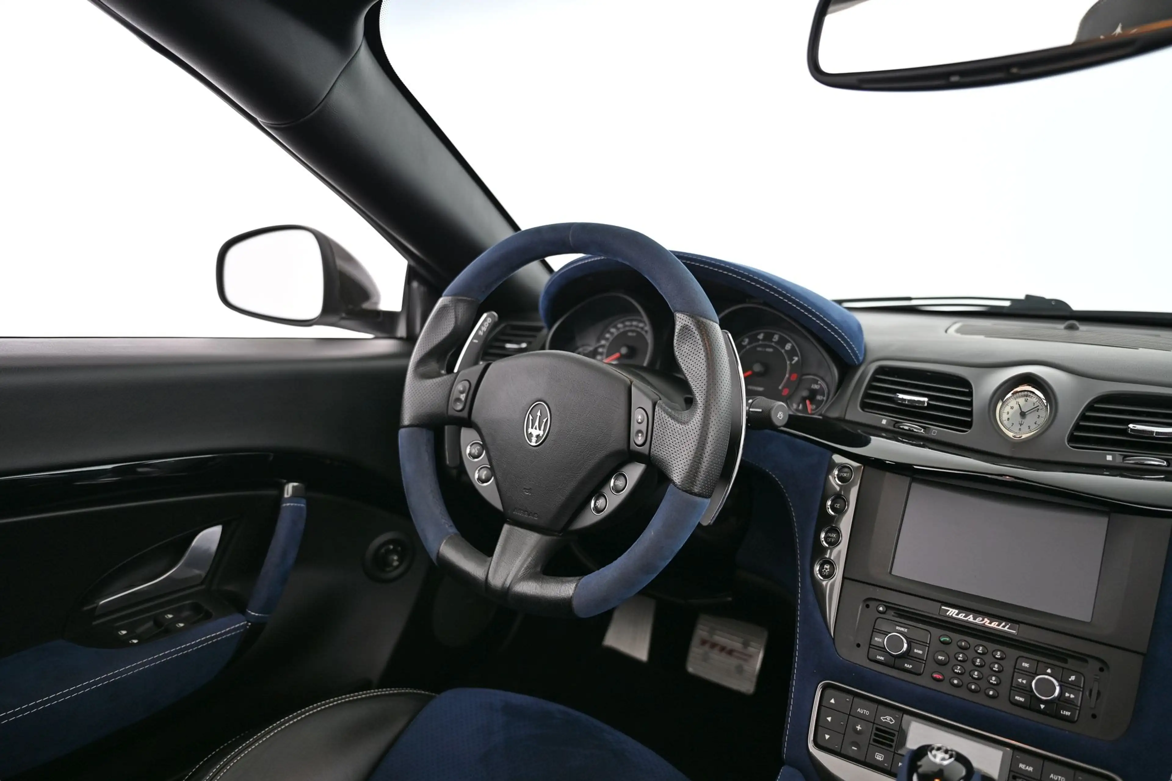 Maserati GranTurismo MC Stradale EXP € 117.980,- — photo 32