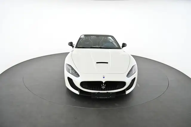 Maserati Granturismo view 11