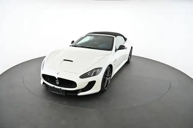 Maserati Granturismo view 13