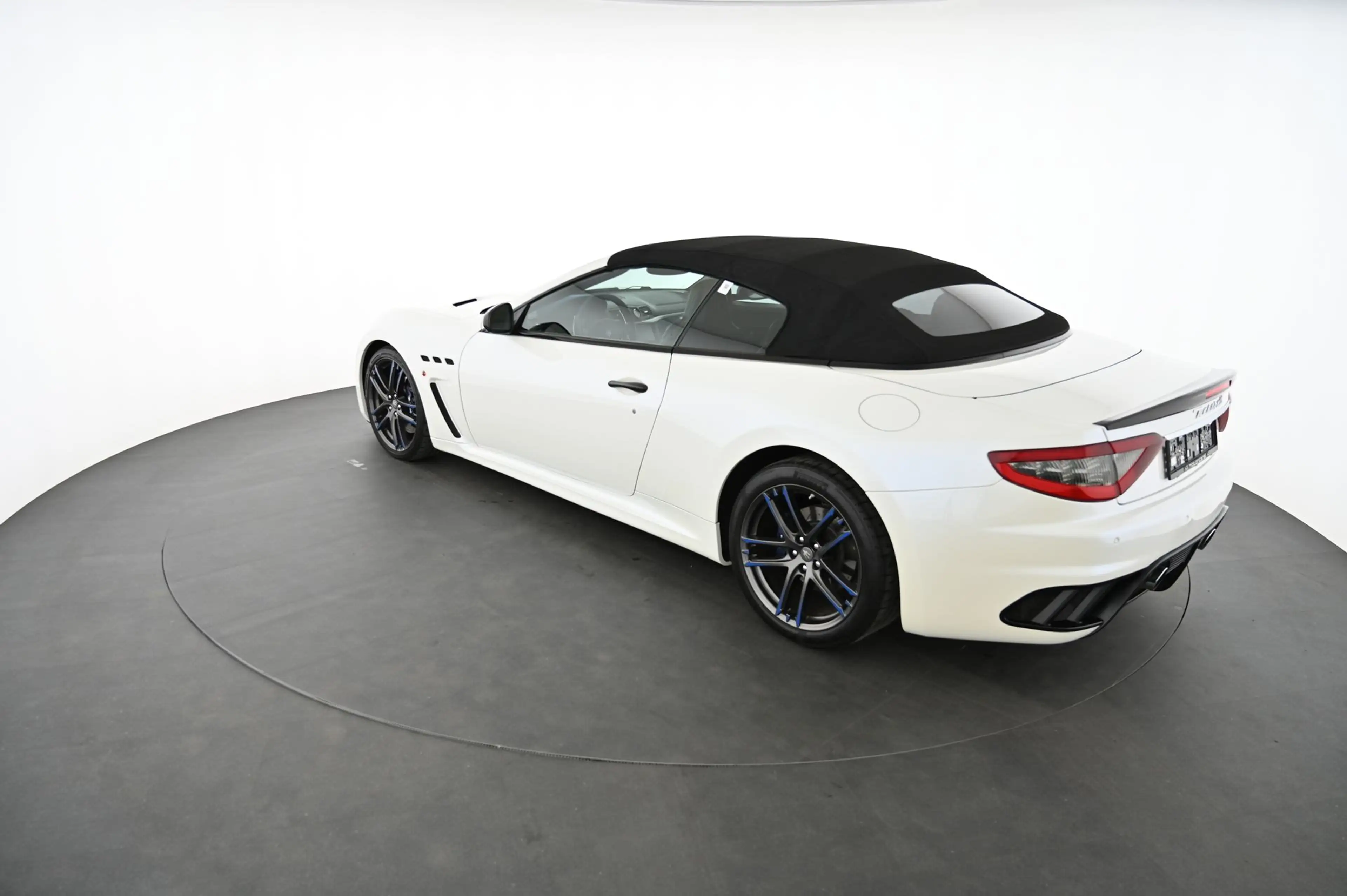 Maserati GranTurismo MC Stradale EXP € 117.980,- — photo 21