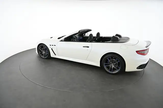 Maserati Granturismo view 9