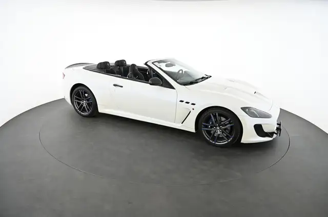 Maserati Granturismo view 10