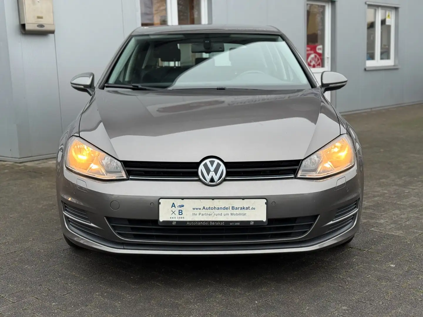 Volkswagen Golf VII Lim. 1.6 TDI BMT 2.Hand SHZ PDC Euro5 Gris - 2
