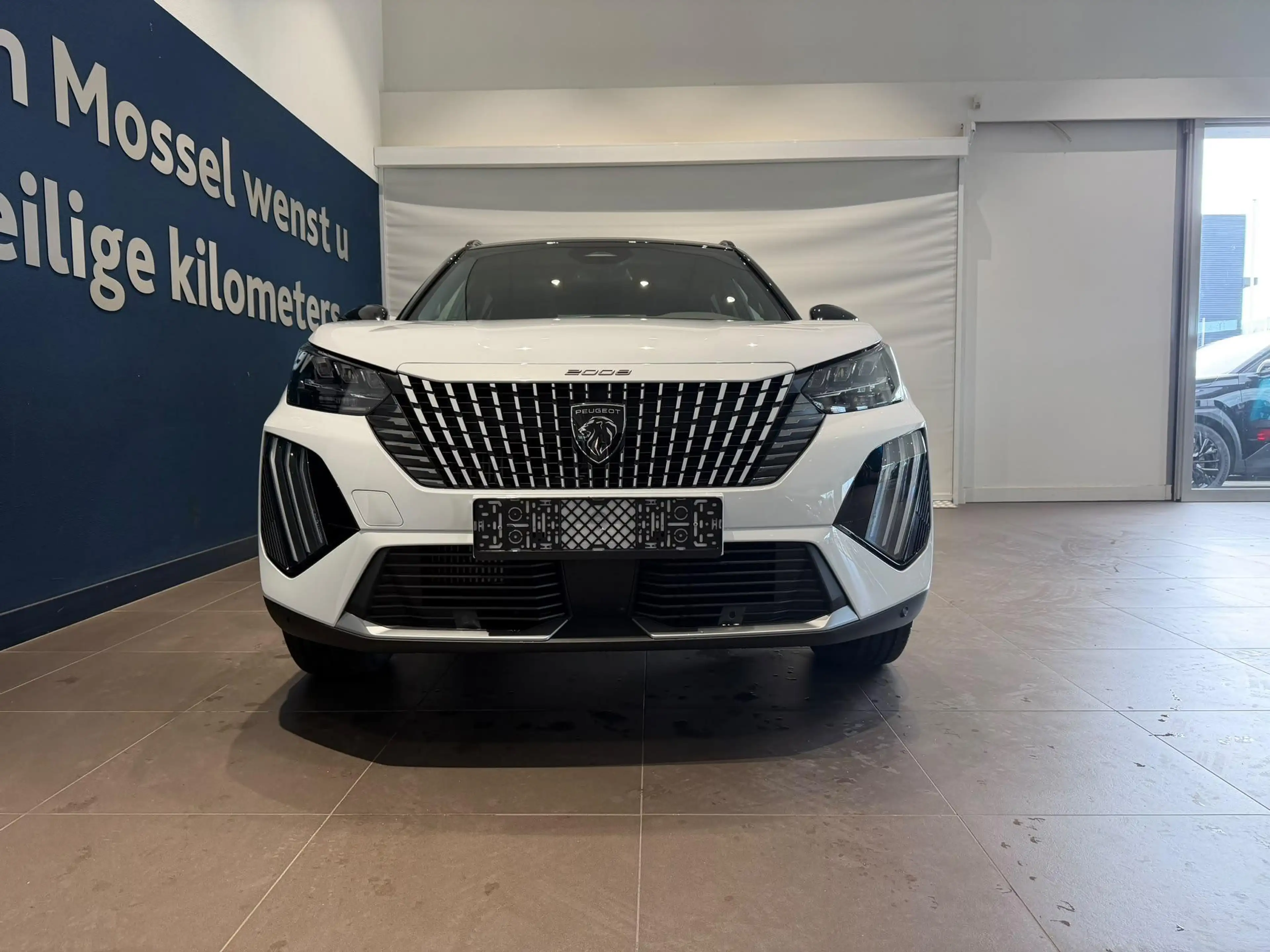 Peugeot 2008 1.2 Hybrid 136 GT — photo 10