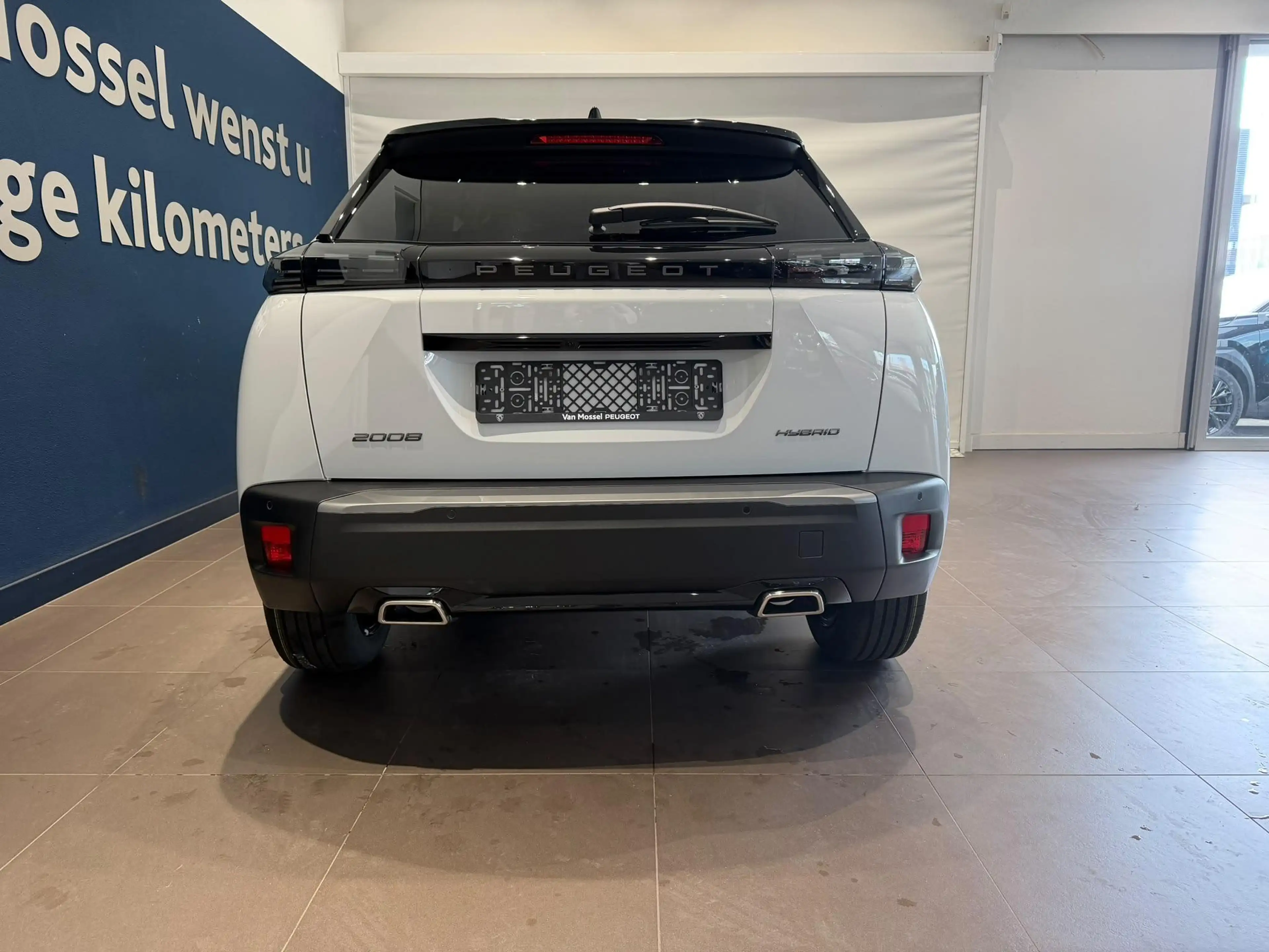 Peugeot 2008 1.2 Hybrid 136 GT — photo 4