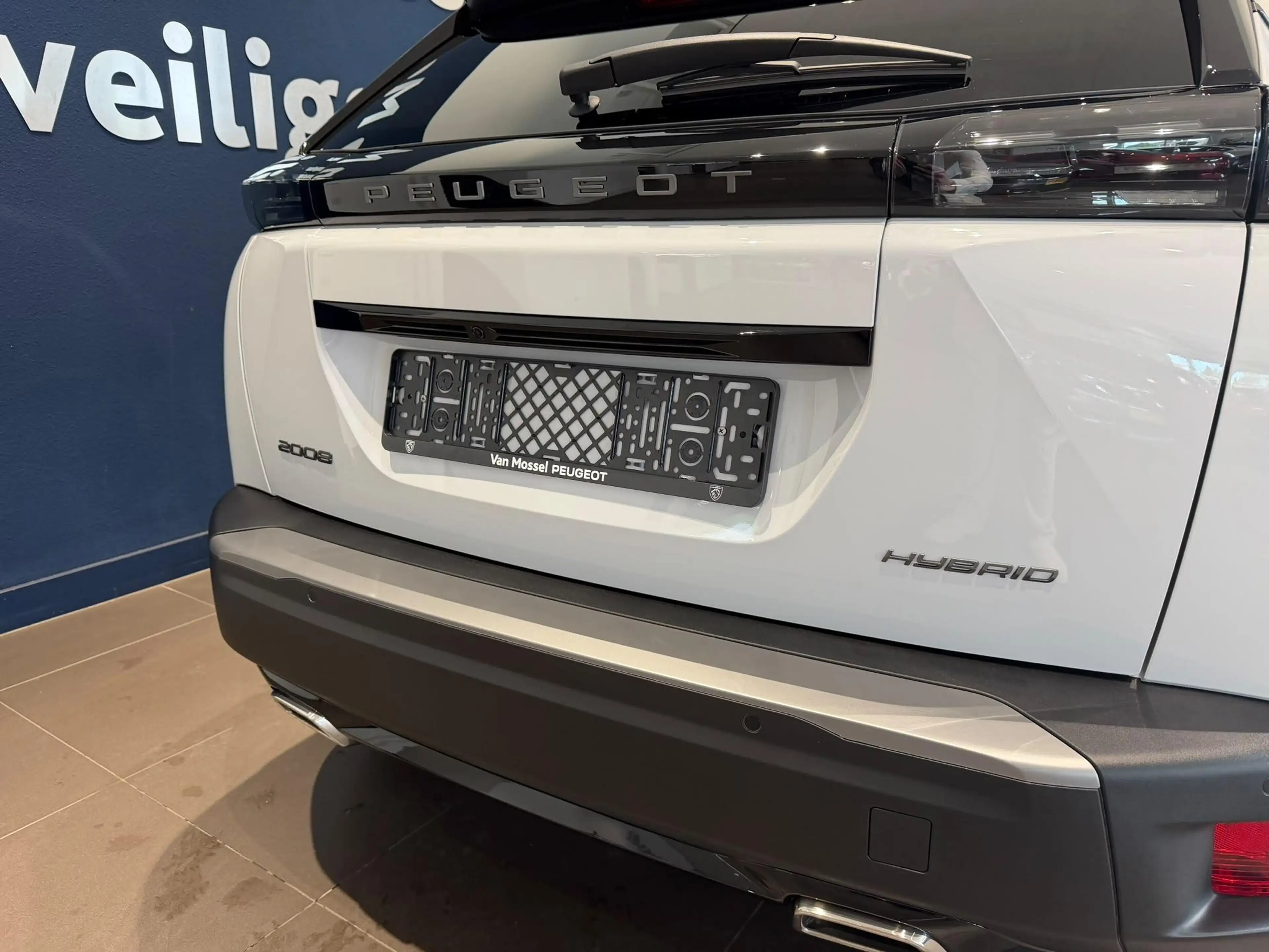 Peugeot 2008 1.2 Hybrid 136 GT — photo 3