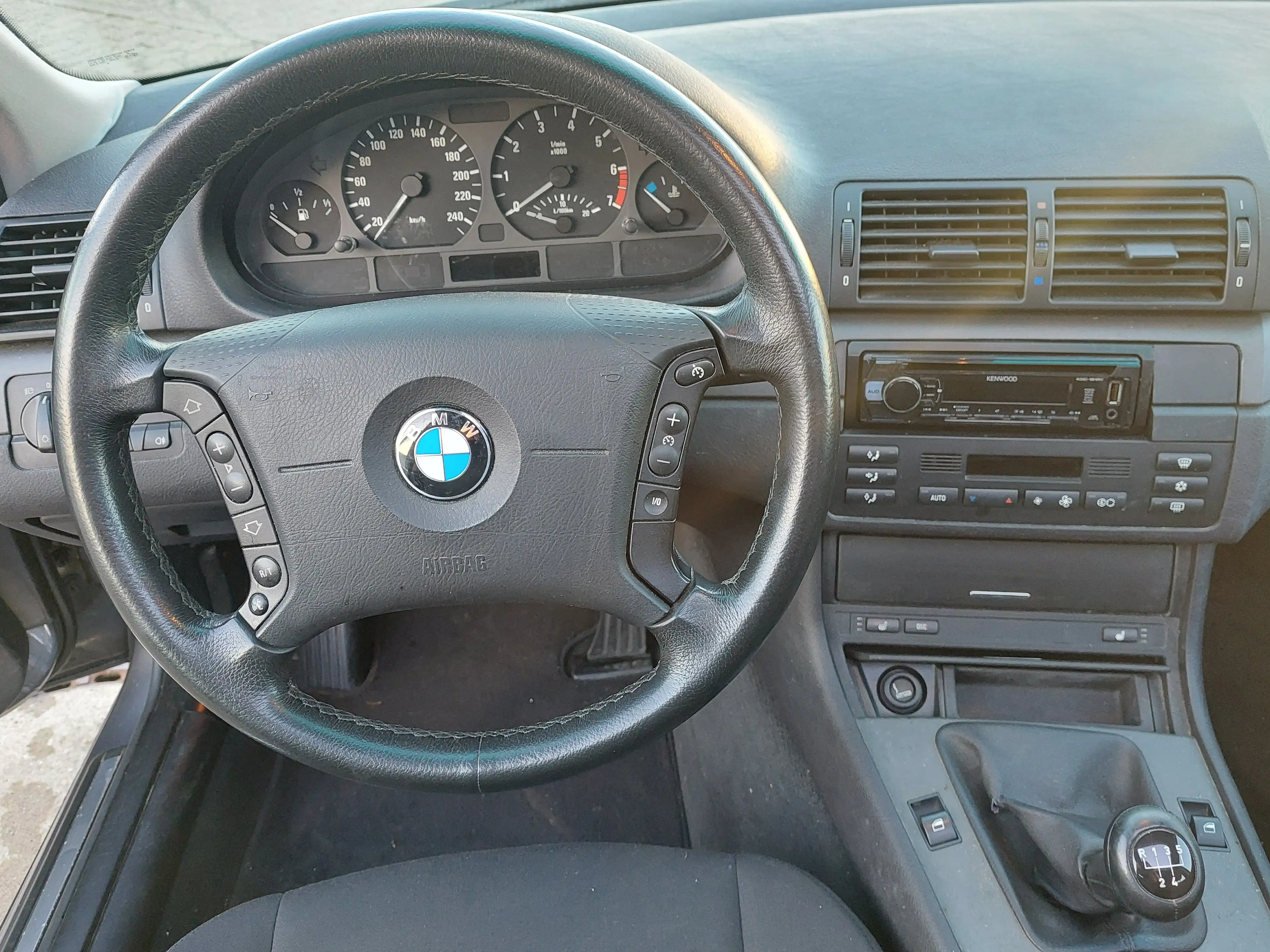 BMW 325 325i, Klima,eGSD,SHZ,LM,PDC,Tüv neu bis 10/2027 — photo 12