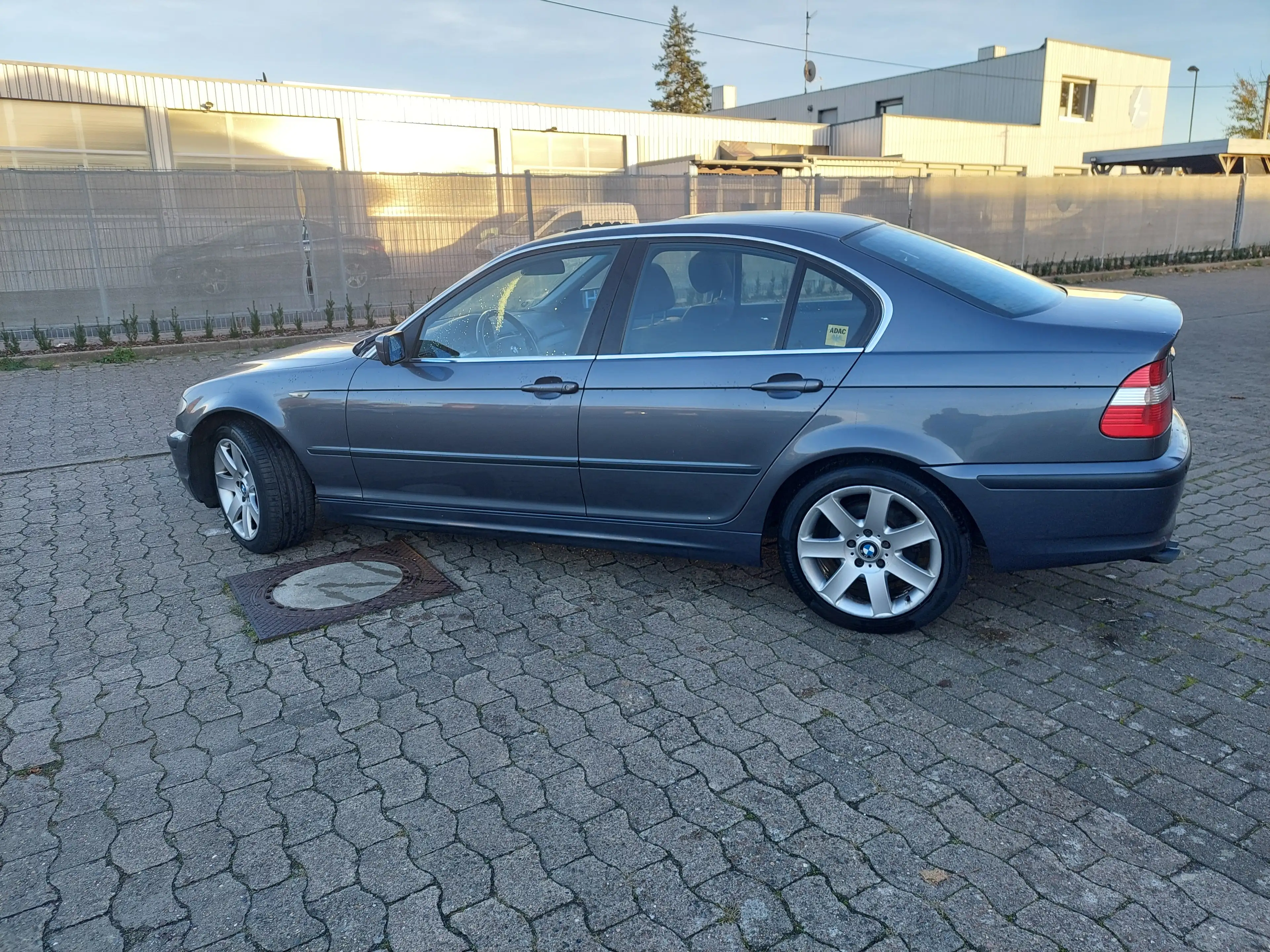 BMW 325 325i, Klima,eGSD,SHZ,LM,PDC,Tüv neu bis 10/2027 — photo 3