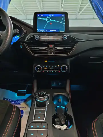 Ford Kuga view 3