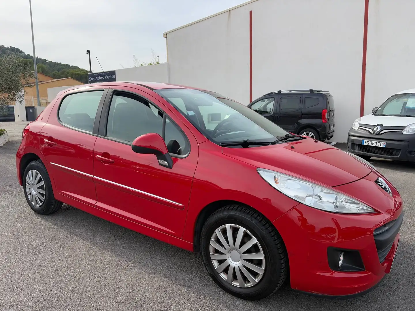 Peugeot 207 1.4 Access 5p Rouge - 2