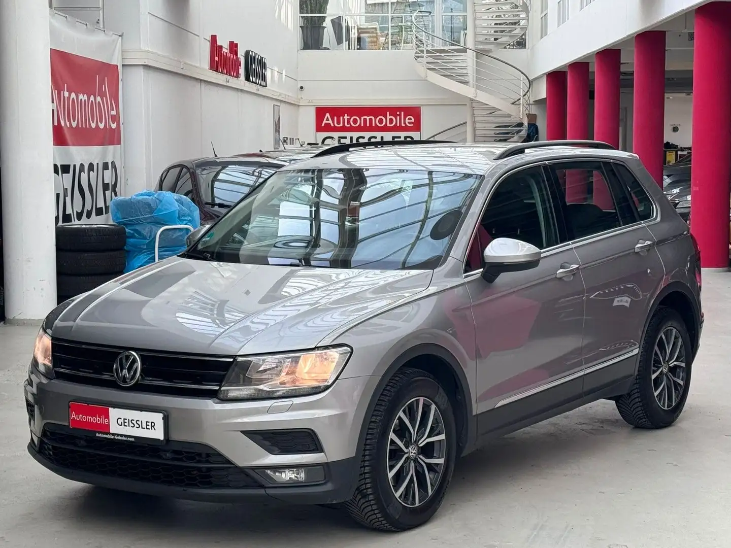 Volkswagen Tiguan Comfortline DSG Virt.CP Navi PDC v+h Argent - 1