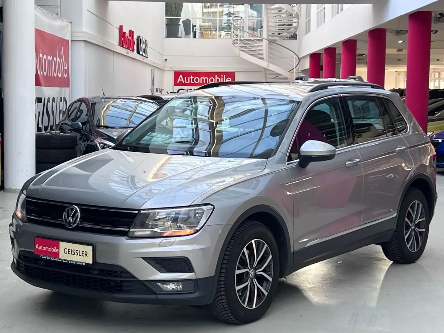Volkswagen Tiguan Comfortline virt.Cockpit.+DSG Silber - 1