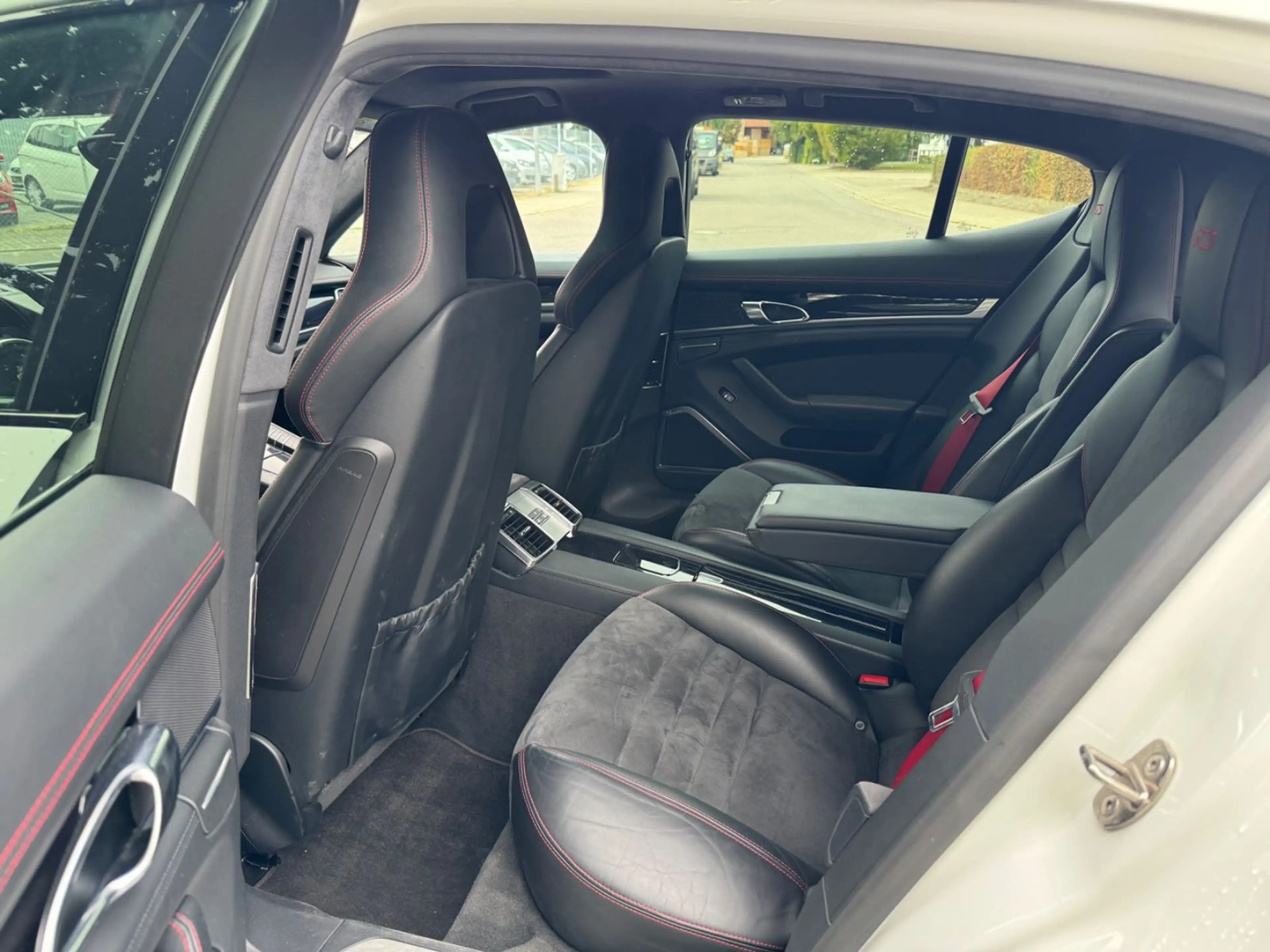 Porsche Panamera GTS / Burmester / Gepflegt / — photo 15