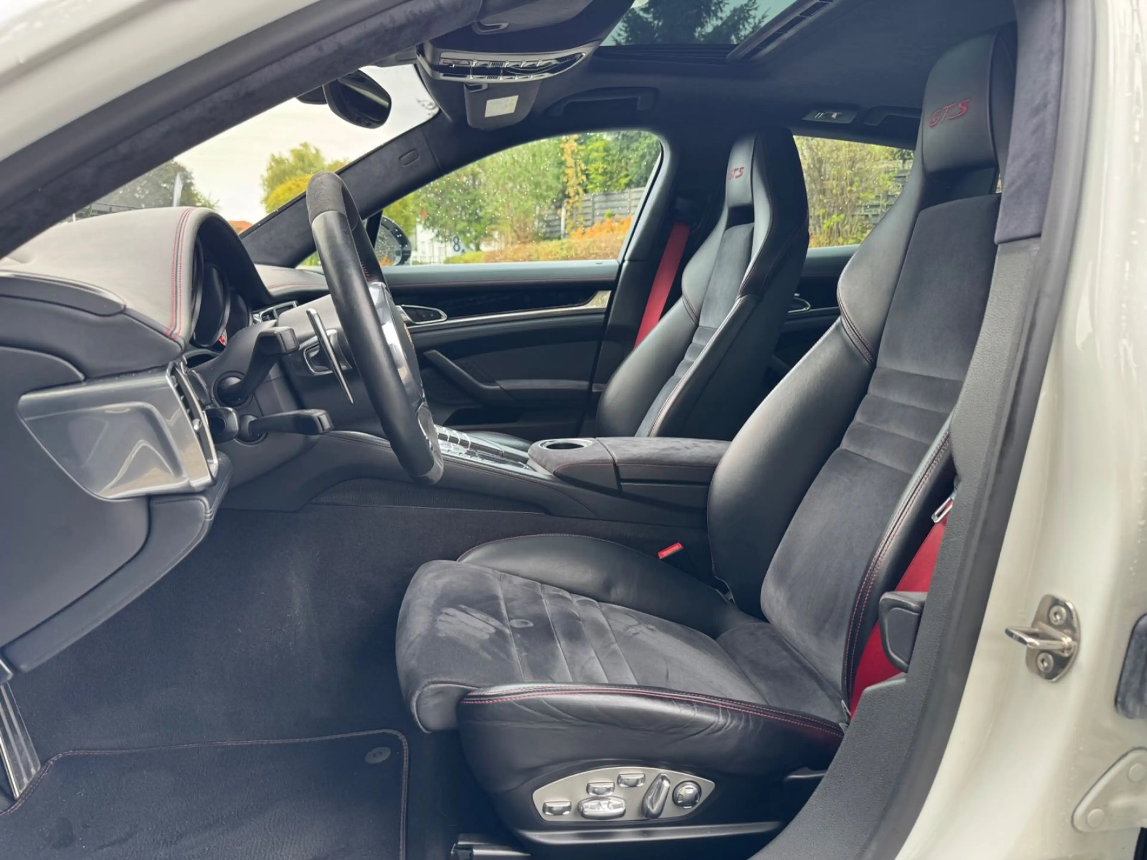 Porsche Panamera GTS / Burmester / Gepflegt / — photo 10