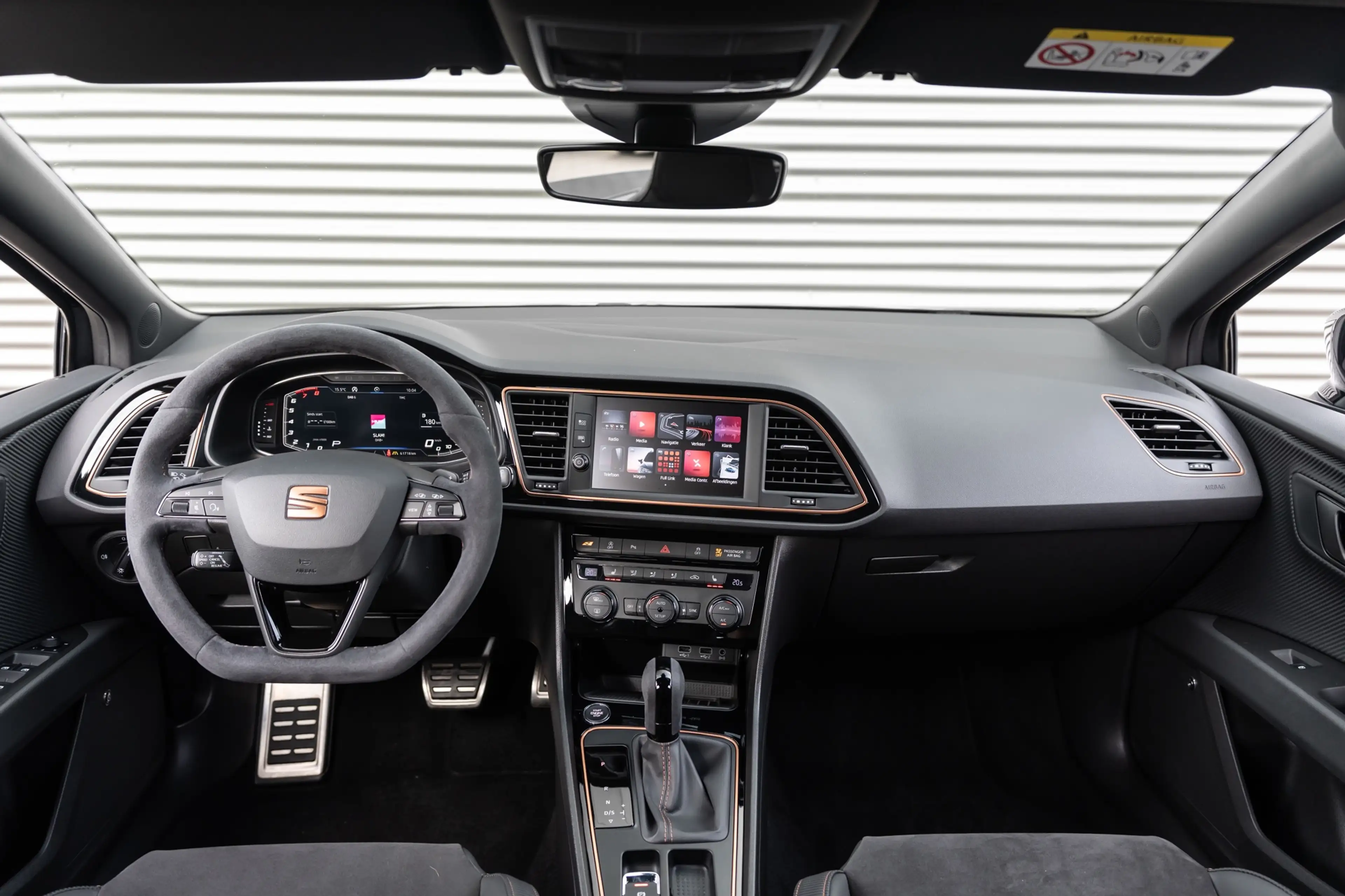 SEAT Leon ST 2.0 TSI 4DRIVE CUPRA R CARBON BREMBO BEATS — photo 9