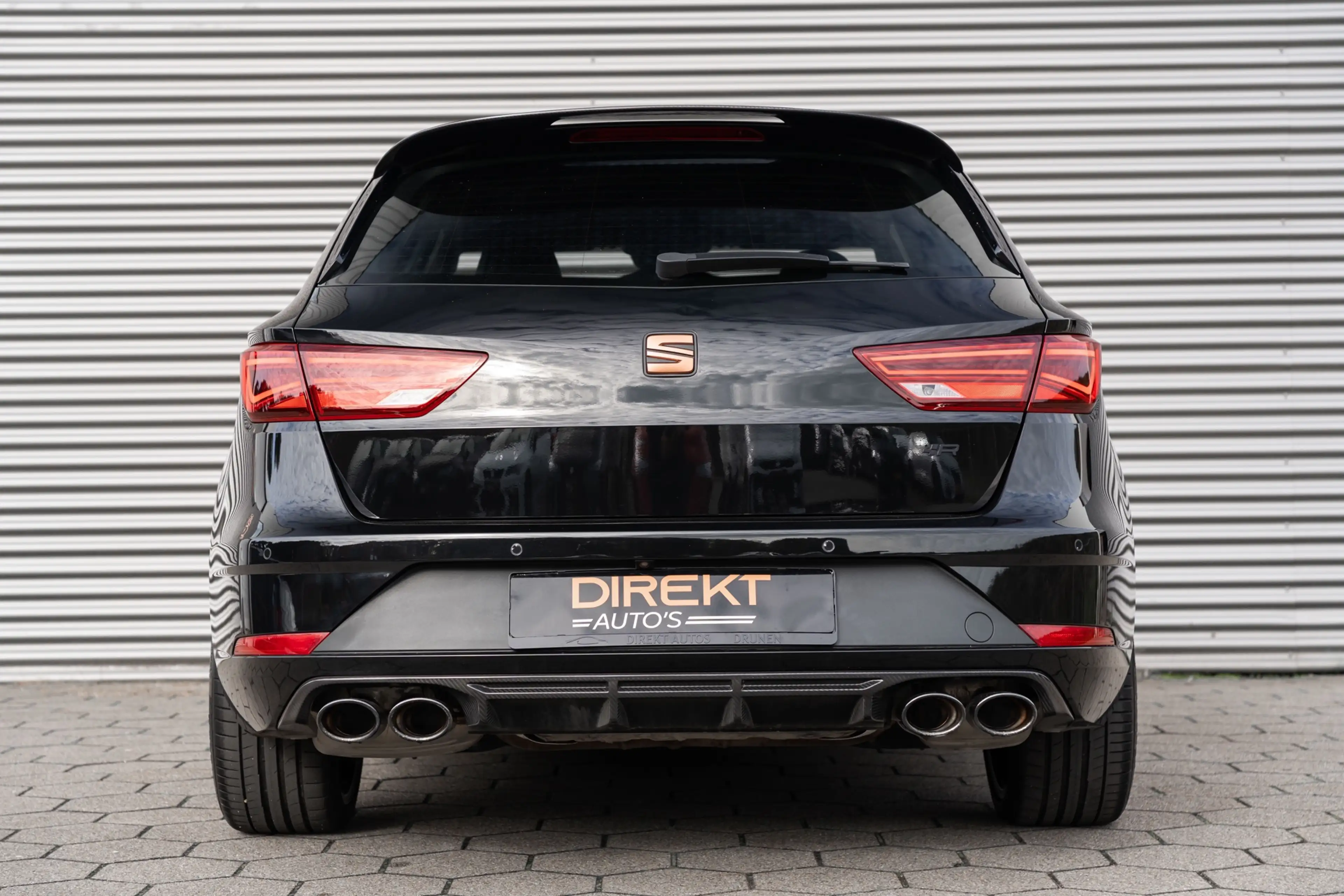 SEAT Leon ST 2.0 TSI 4DRIVE CUPRA R CARBON BREMBO BEATS — photo 6