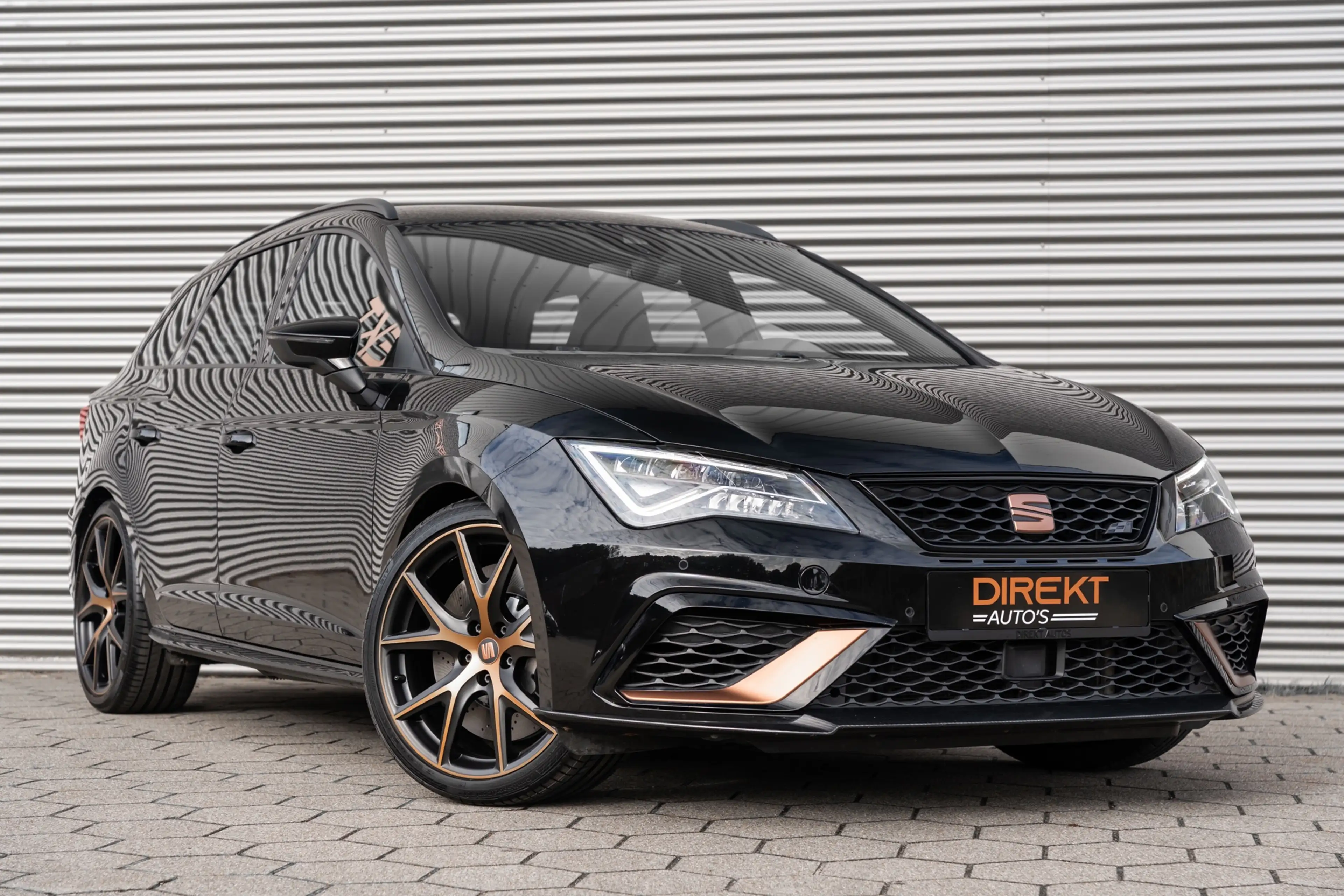 SEAT Leon ST 2.0 TSI 4DRIVE CUPRA R CARBON BREMBO BEATS — photo 3