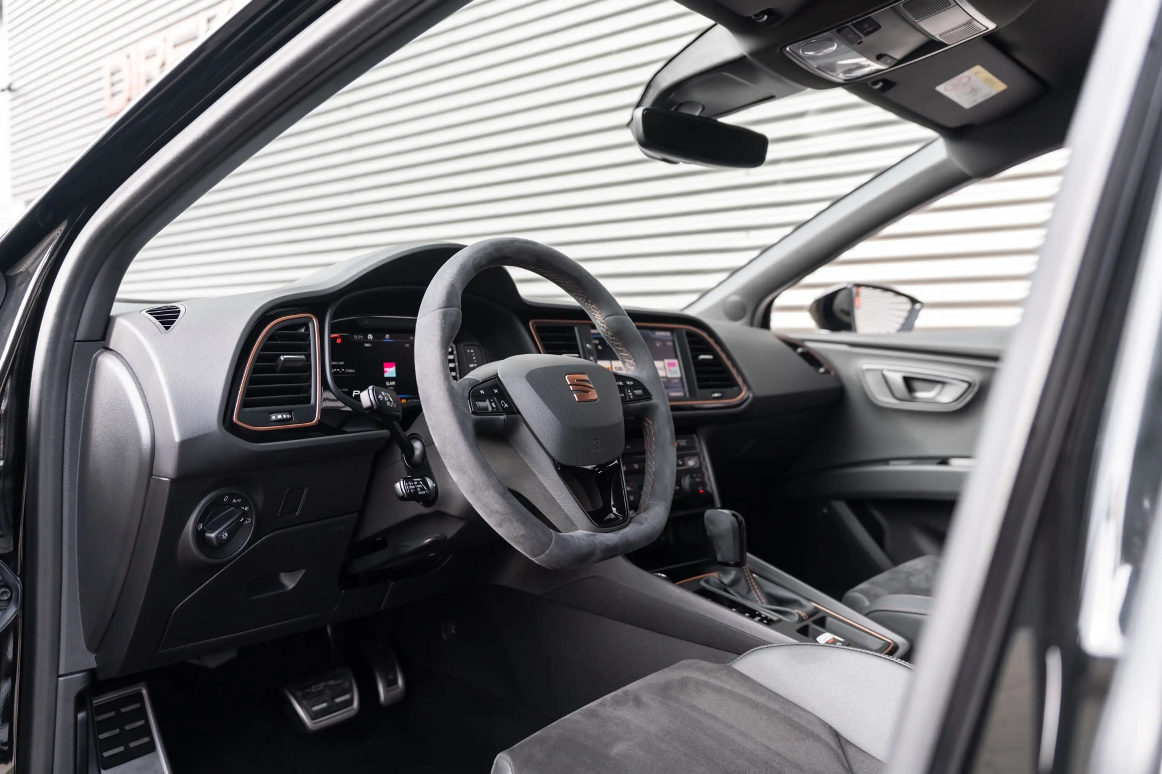 SEAT Leon ST 2.0 TSI 4DRIVE CUPRA R CARBON BREMBO BEATS — photo 15
