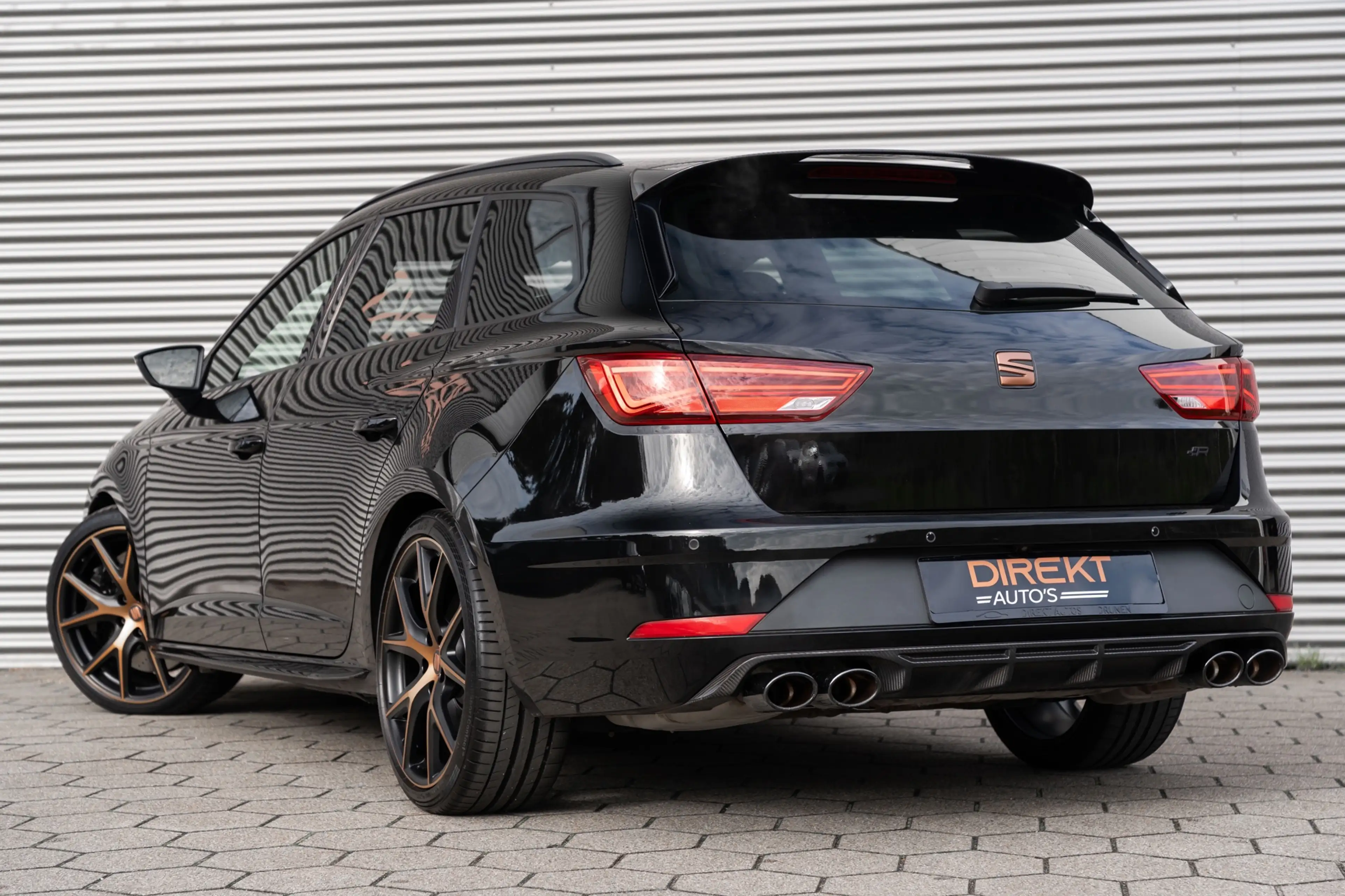 SEAT Leon ST 2.0 TSI 4DRIVE CUPRA R CARBON BREMBO BEATS — photo 5