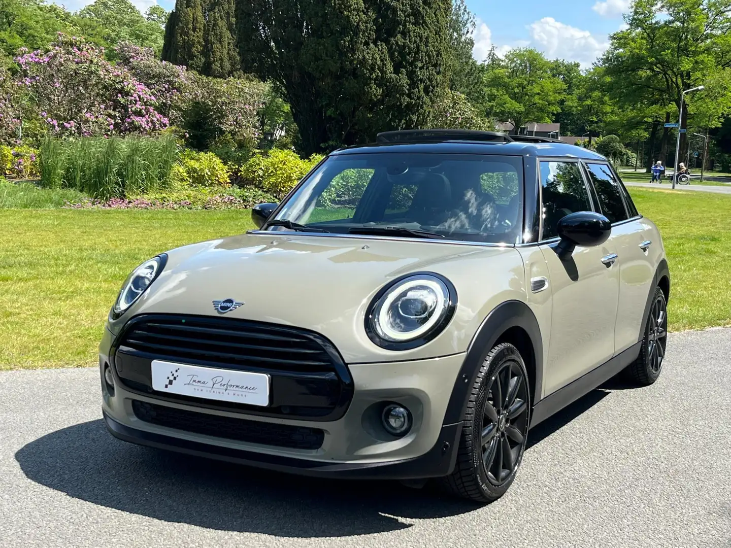 MINI Cooper Mini 1.5 Summer Red Edition Pano - Automaat - Harm Gri - 2