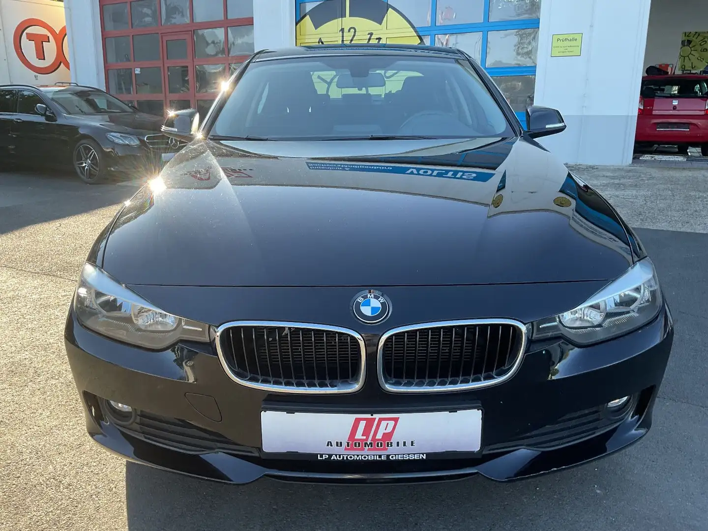 BMW 318 d Facelift 1 Hand PDC Navi Sitzheizung Noir - 2