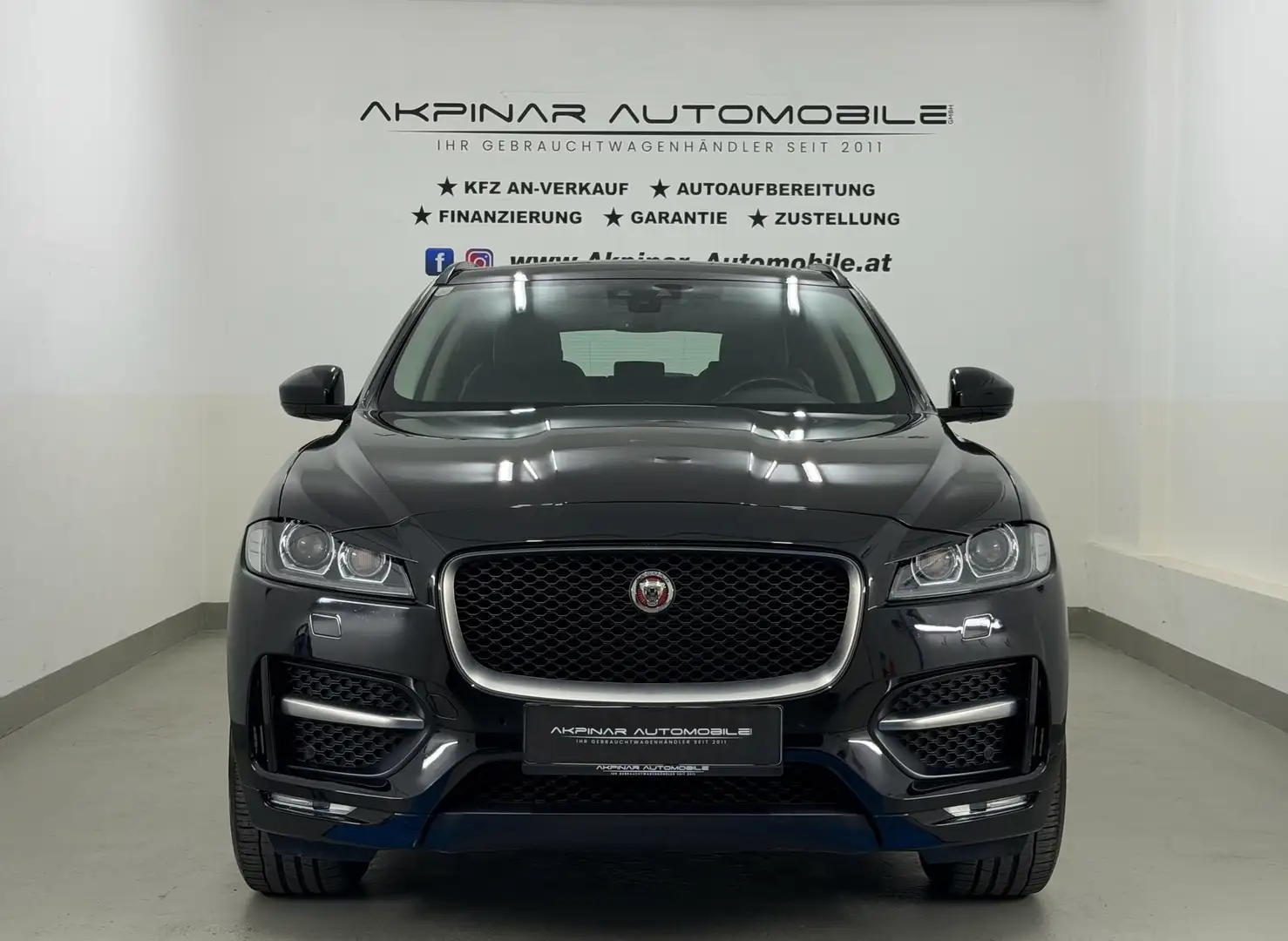 Jaguar F-Pace 20d R-Sport AWD PANO - NAVI - MERIDIAN Schwarz - 2