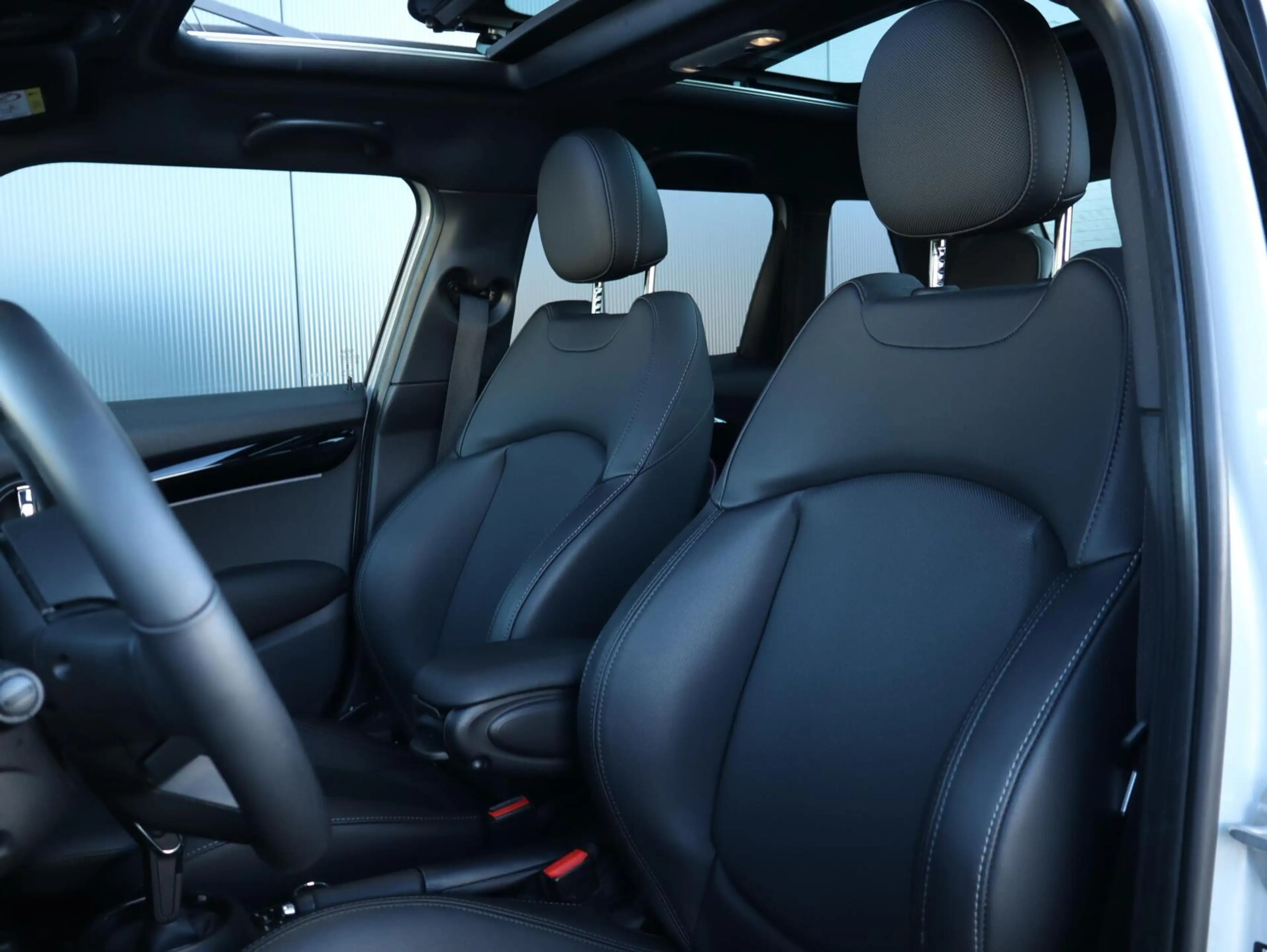 MINI Cooper Mini 1.5 — photo 15