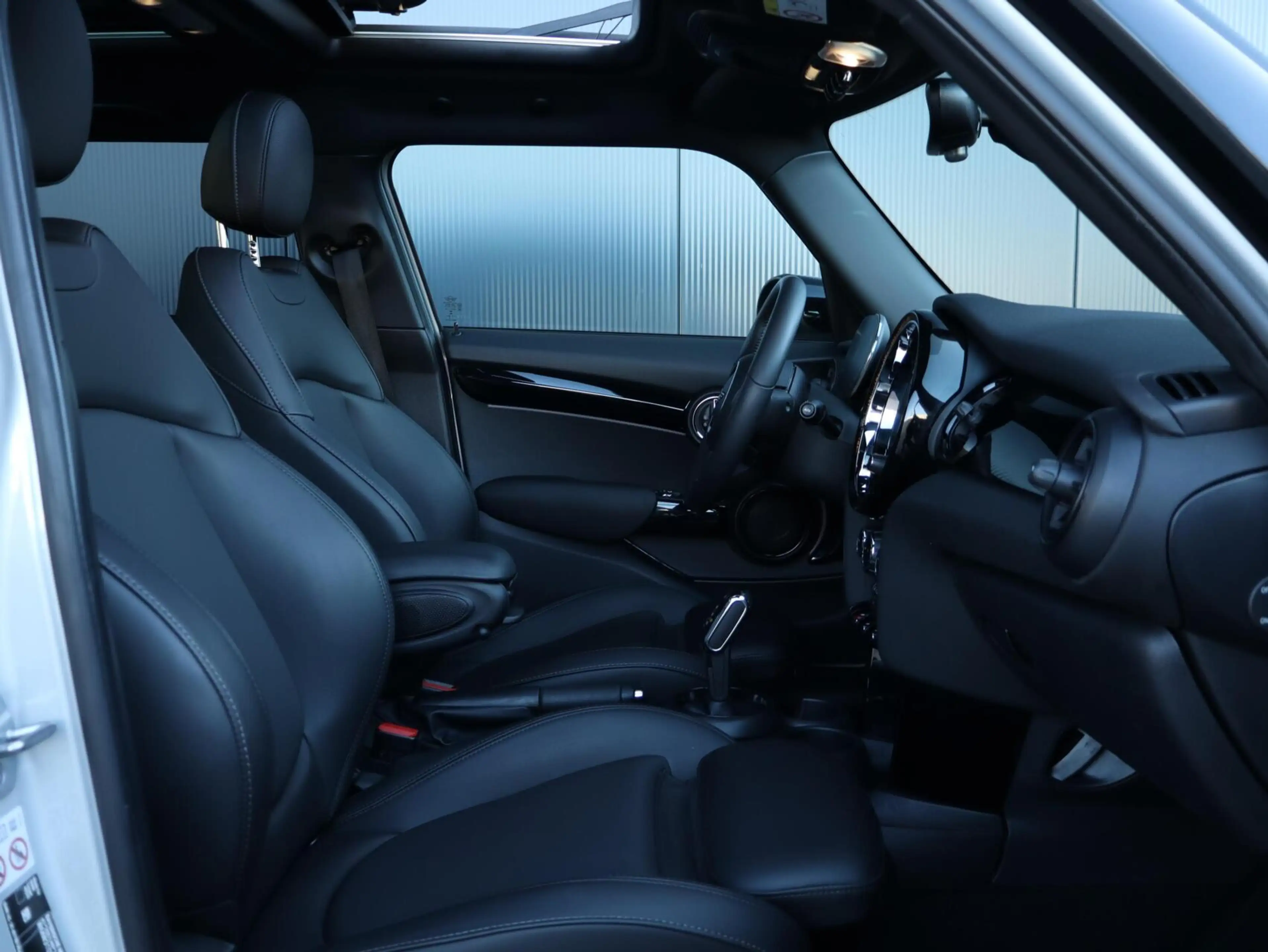 MINI Cooper Mini 1.5 — photo 33