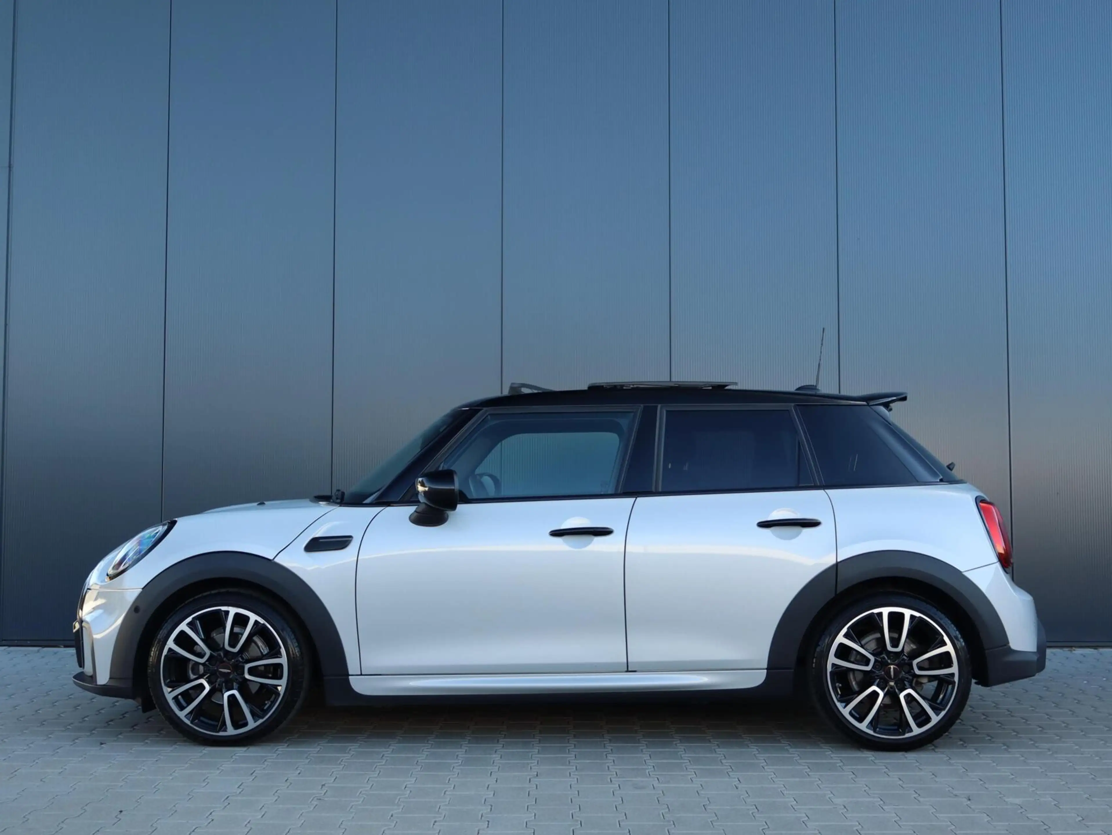 MINI Cooper Mini 1.5 — photo 3