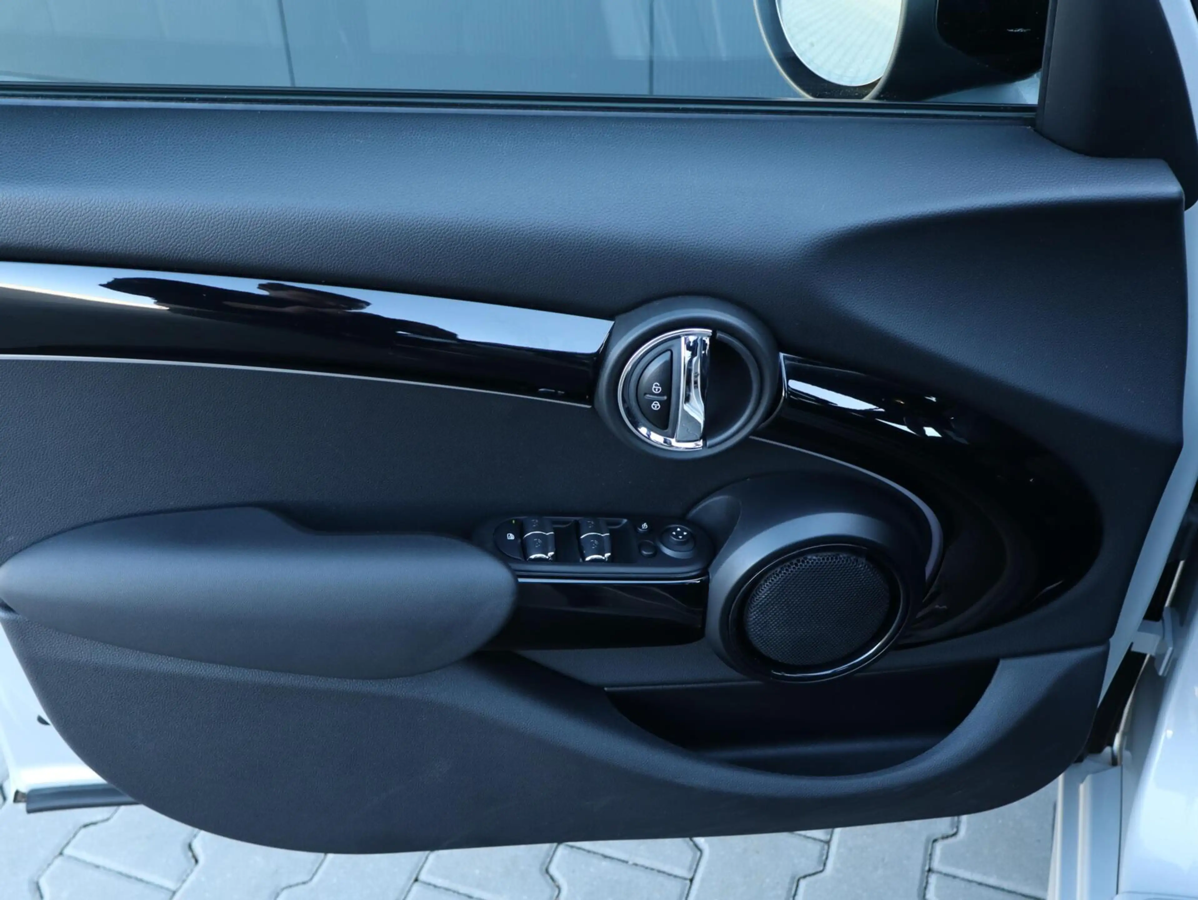 MINI Cooper Mini 1.5 — photo 14