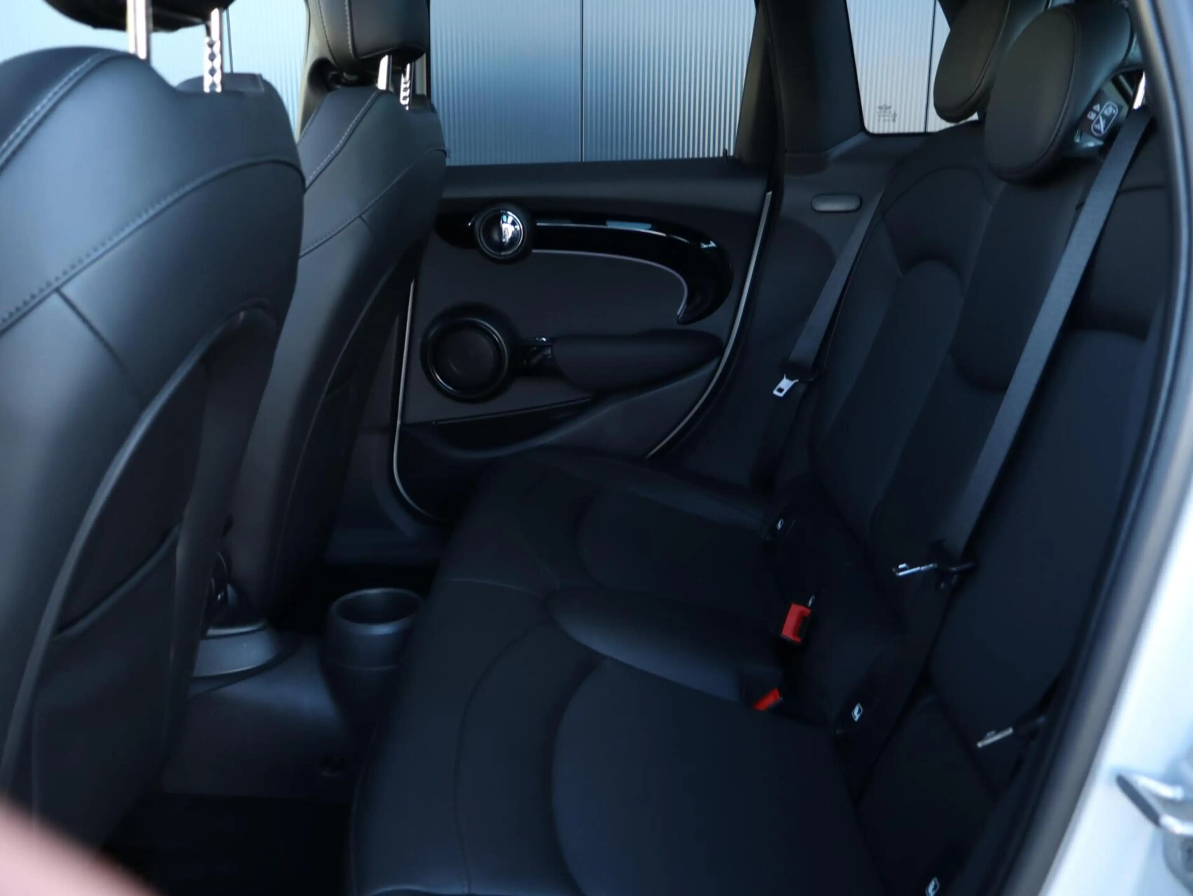 MINI Cooper Mini 1.5 — photo 31