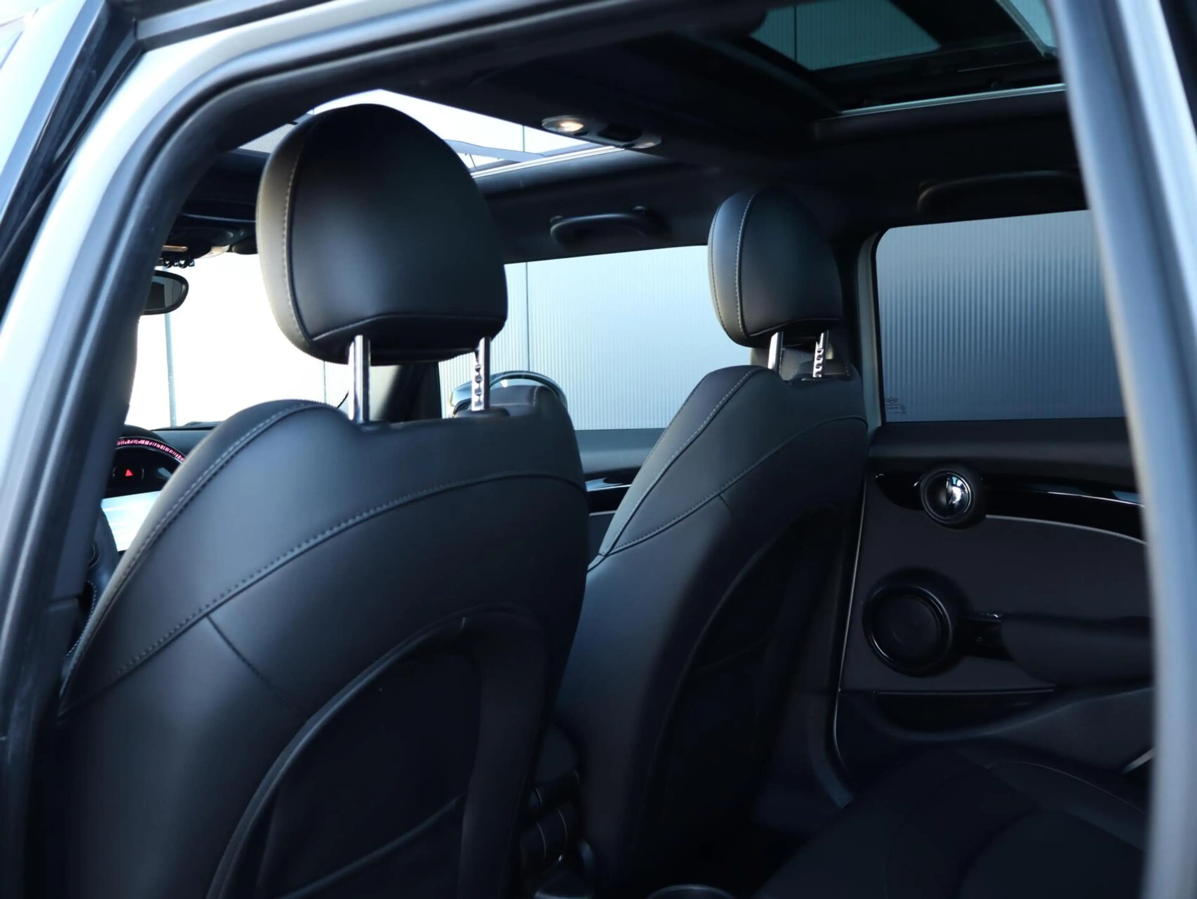 MINI Cooper Mini 1.5 — photo 16
