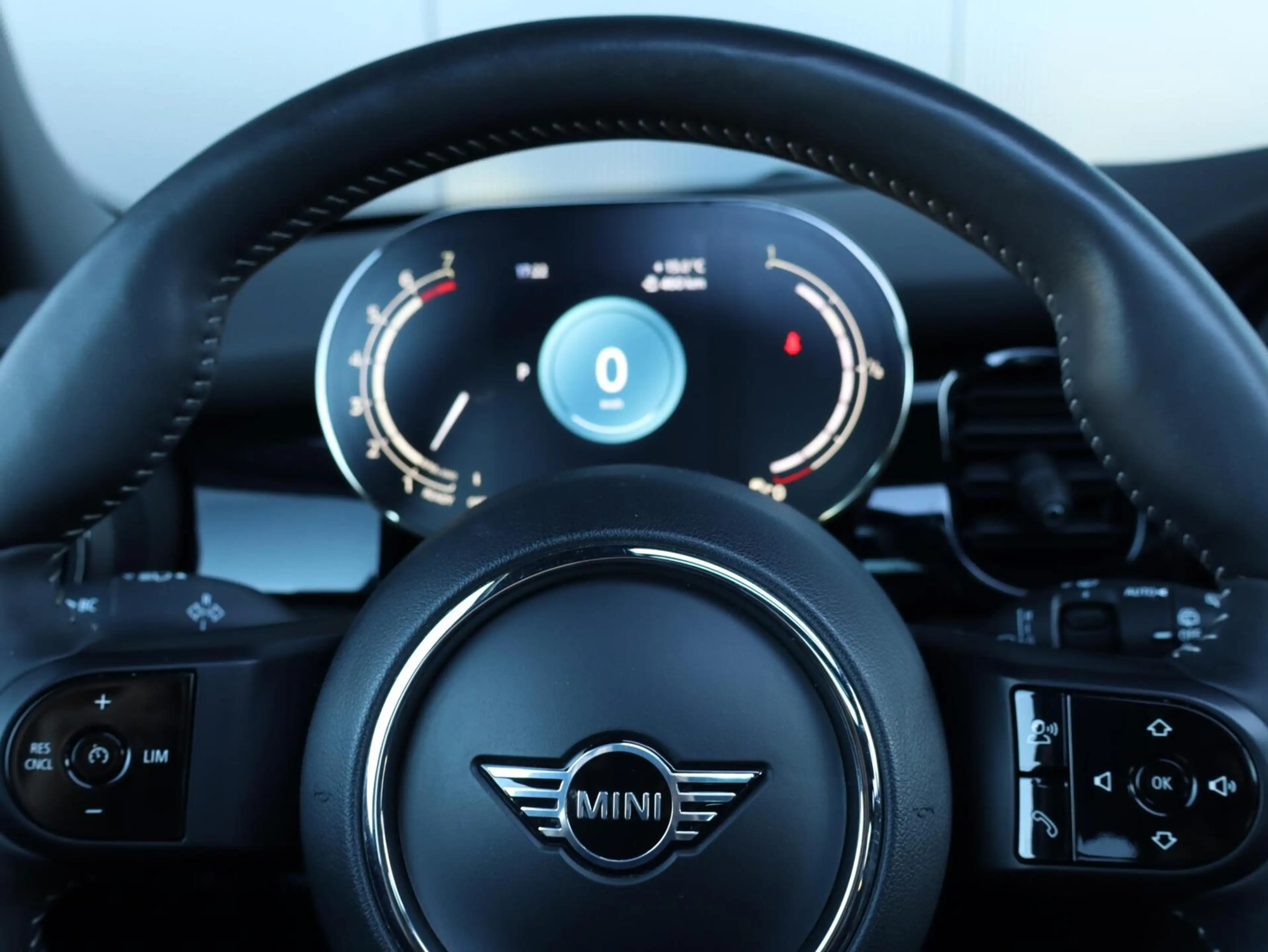 MINI Cooper Mini 1.5 — photo 10