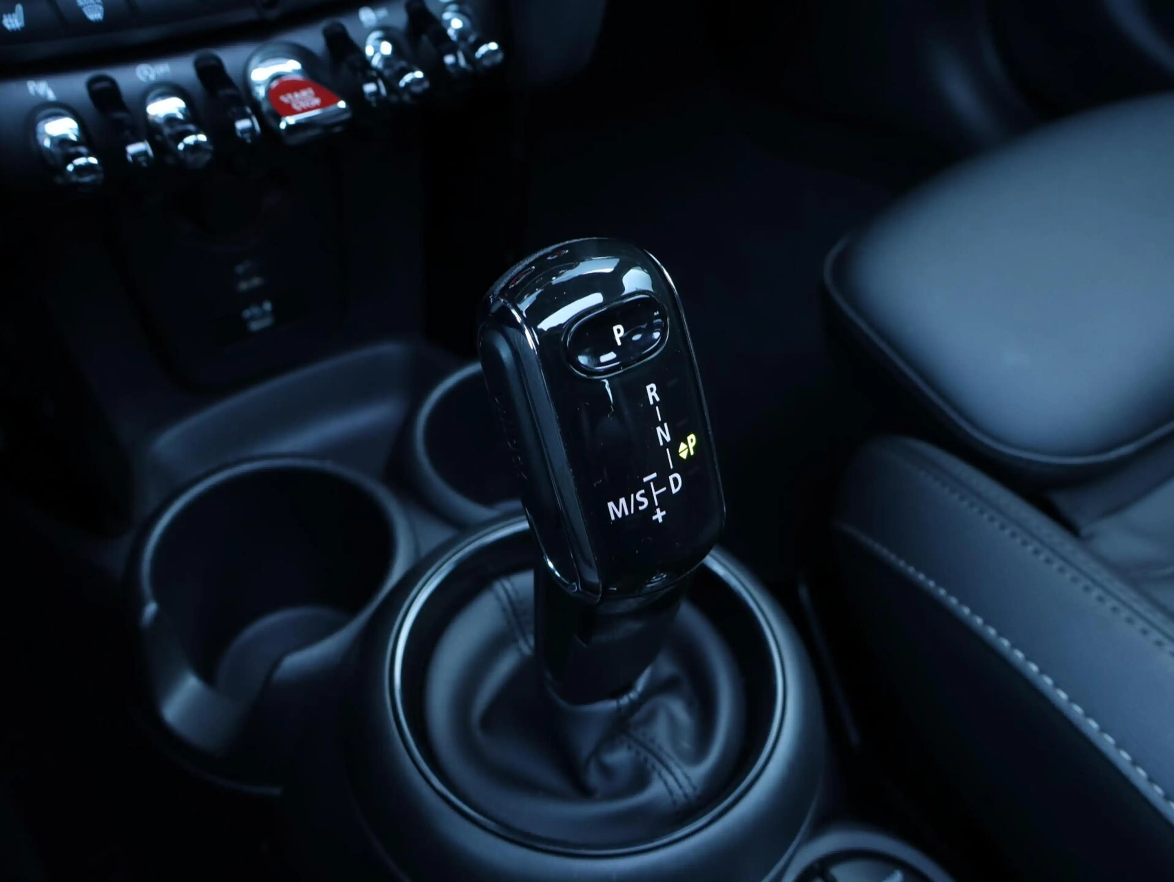 MINI Cooper Mini 1.5 — photo 6