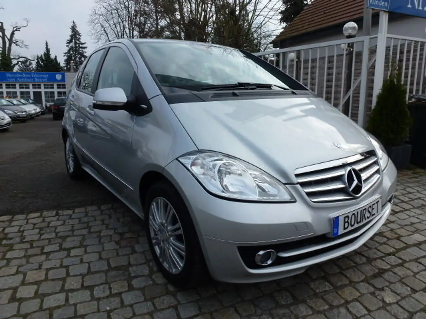 Mercedes-Benz A 160 AVANTGARDE Autom-Klima-69 TKM-Sitzheizung abnehmba Silber - 2