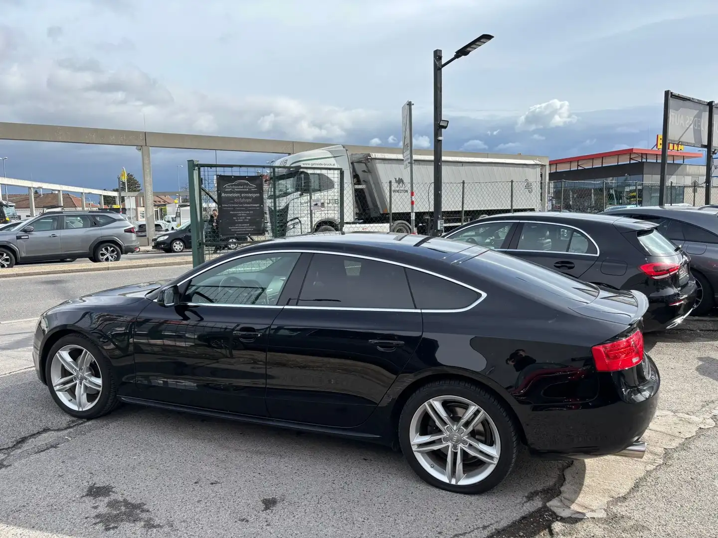 Audi A5 Sportback 1,8 TFSI 170PS Serviceheft 8xBereift Schwarz - 2