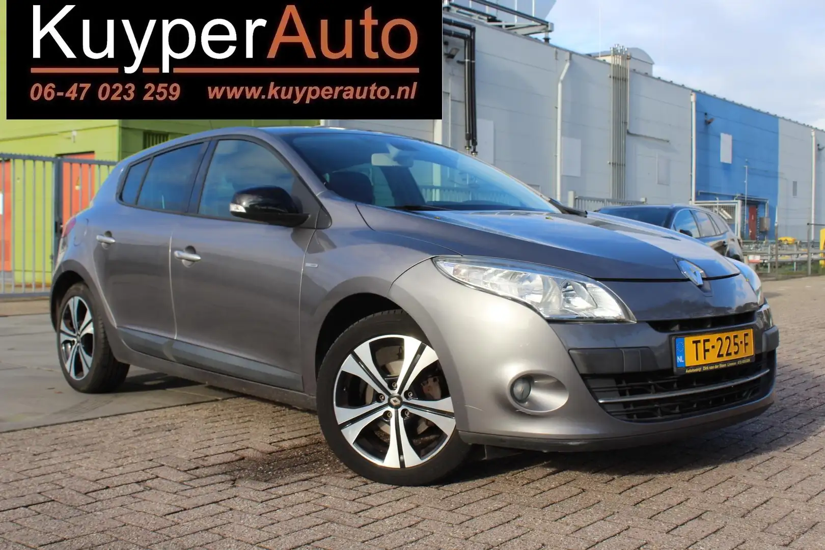 Renault Megane 1.4 TCe Bose MULTIMEDIA TREKHAAK CLIMA Gris - 1